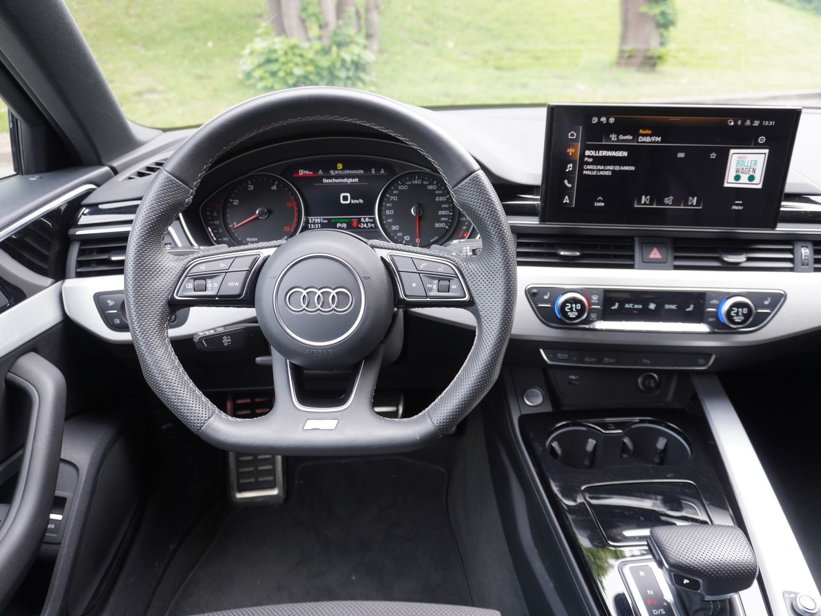 Audi A4 2.0 TDI 35 S-Line - Samsaru's Car Outlet