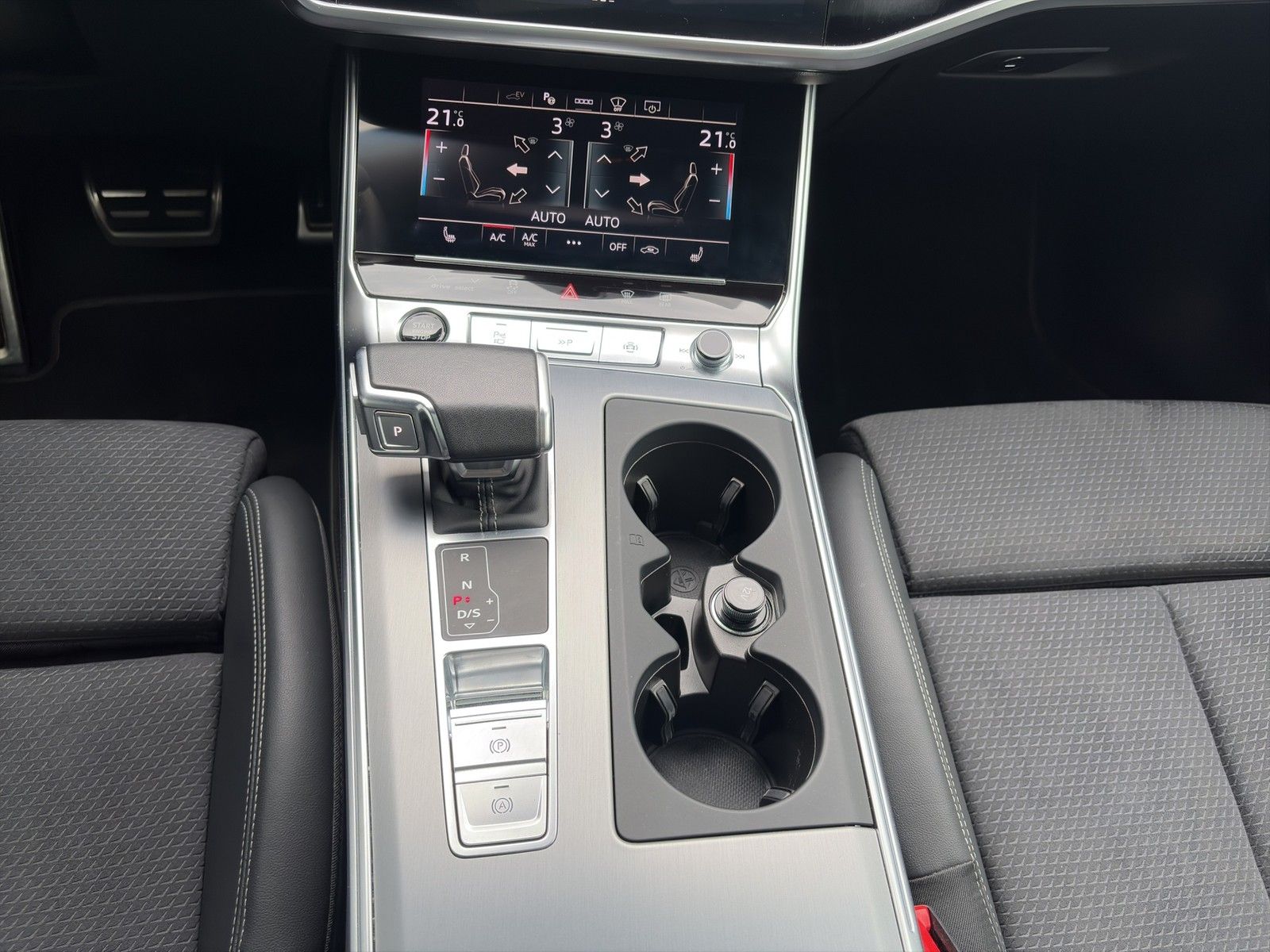 Audi A6 Avant 55 TFSI e q. S line Pano+AHK+Matrix+B&O