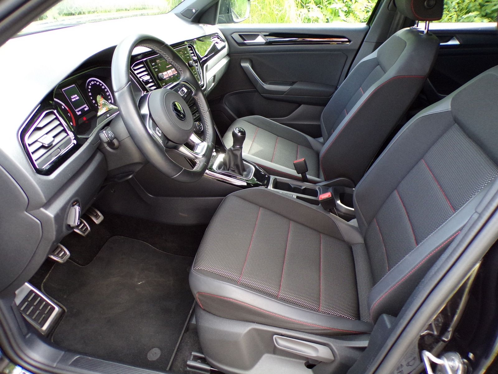Volkswagen T-ROC 1.5 TSI SPORT - Samsaru's Car Outlet