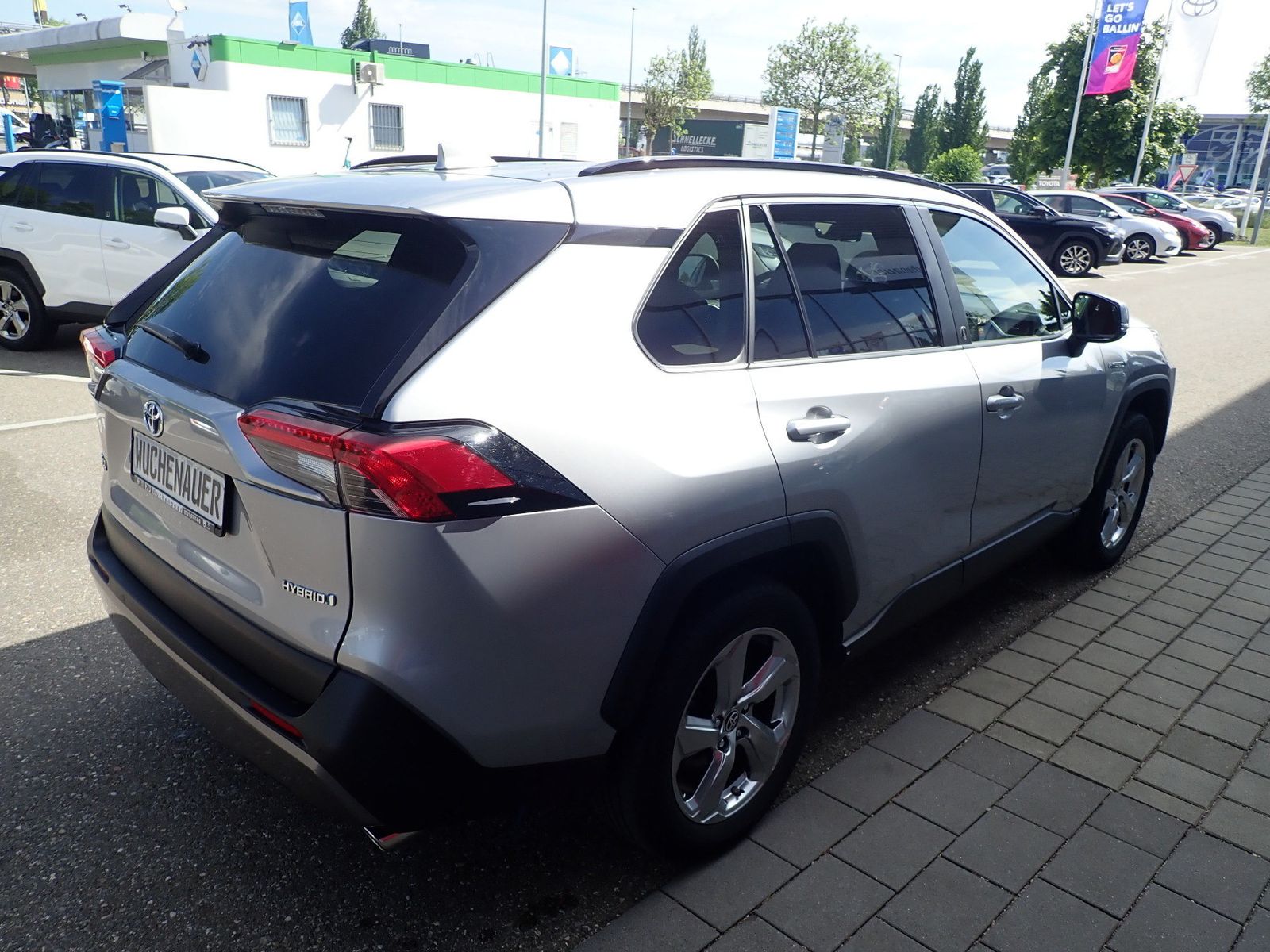 Toyota RAV 4 Hybrid - Samsaru's Car Outlet