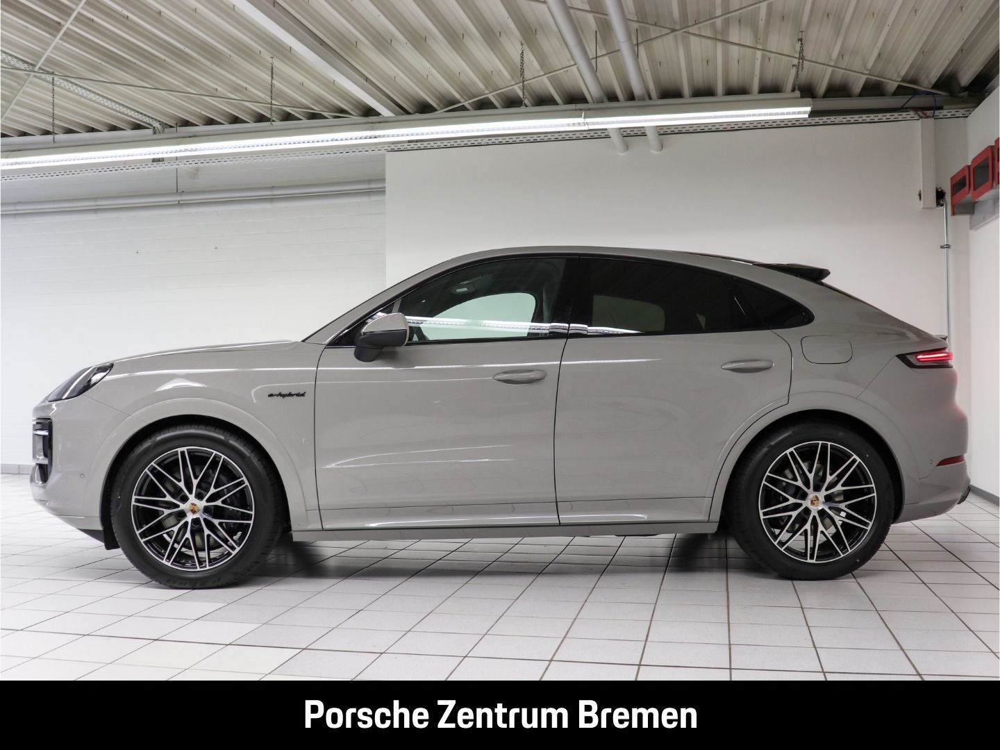 Porsche Cayenne E-Hybrid Coupe Sport Design HD-Matrix-LE