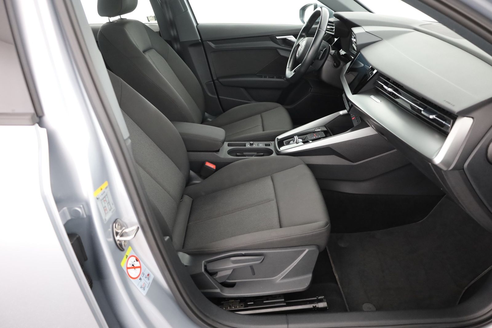 Audi A3 35 TDI S-Tronic Limousine LED Navi AHK Tempo