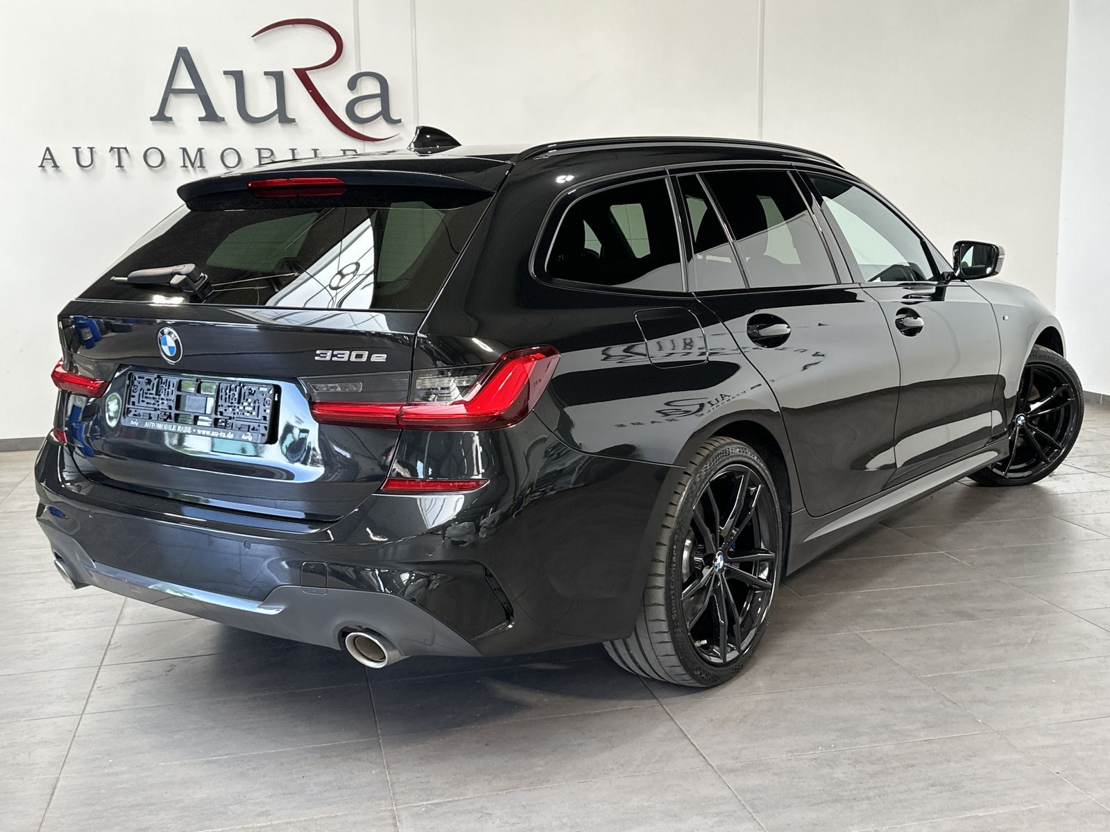 BMW 330e Touring M-Sport - Samsaru's Car Outlet