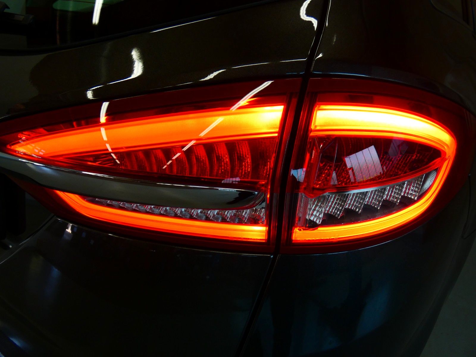 Ford Mondeo 2.0 Titanium - Samsaru's Car Outlet