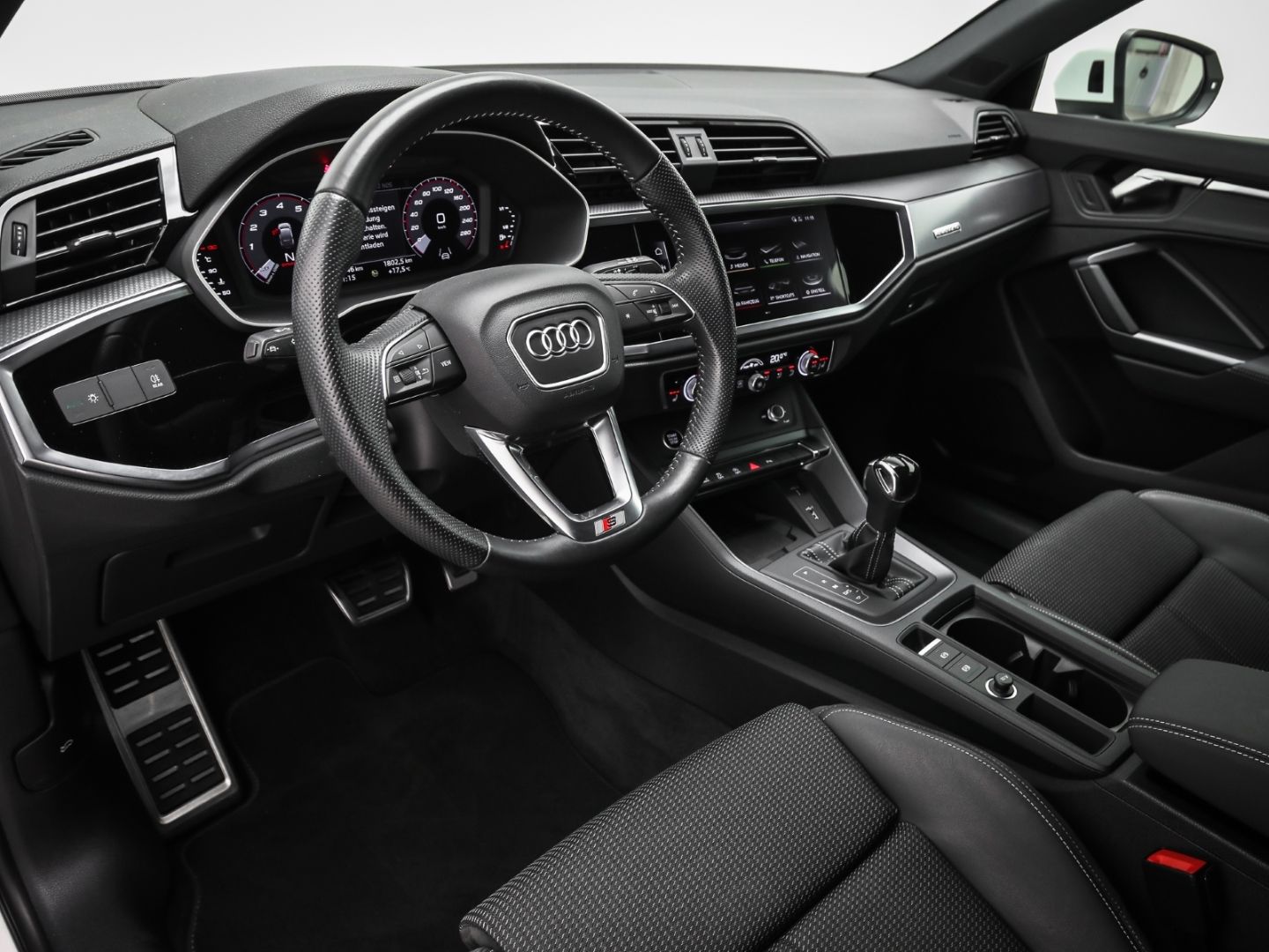 Audi Q3 Sportback 45 TFSI quattro S line - Samsaru's Car Outlet