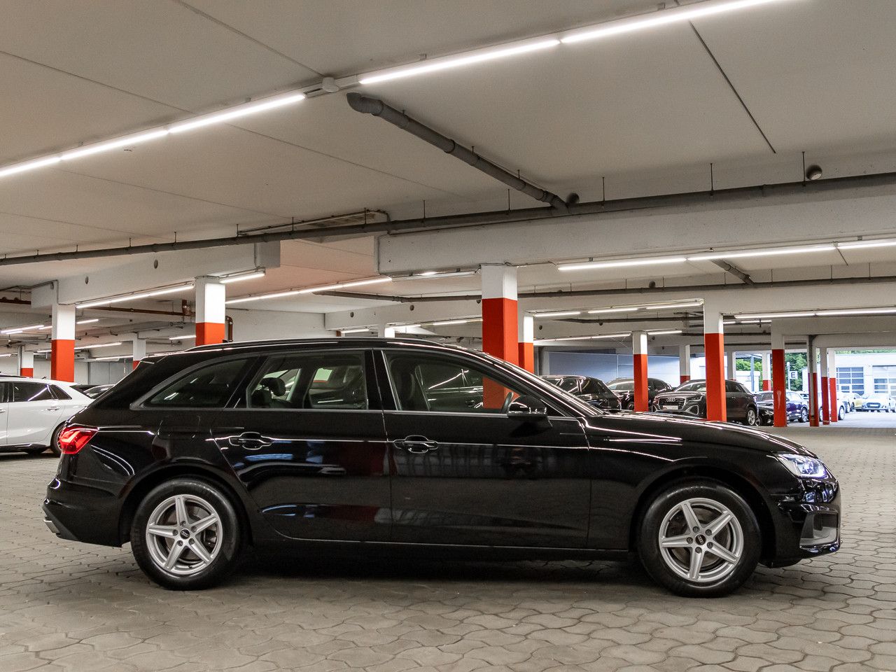 Audi A4 Avant 35 TDI - Samsaru's Car Outlet