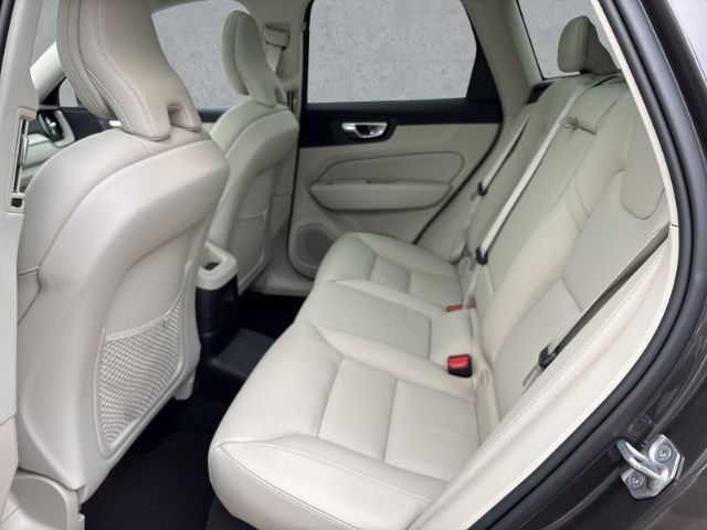 Volvo XC60 Inscription T6 AWD 19''LM Pano eStandhz AHK
