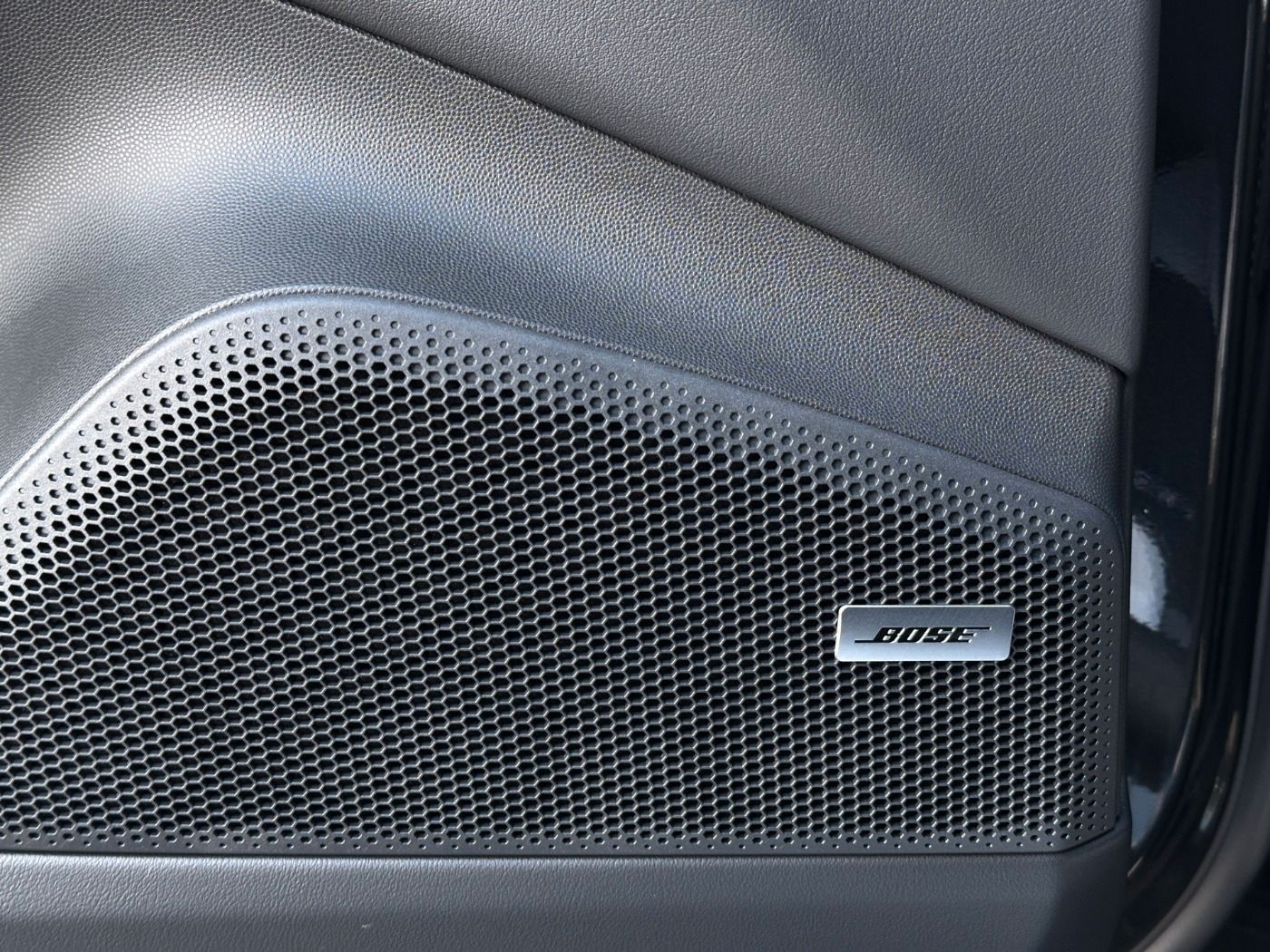 Porsche Macan - Samsaru's Car Outlet