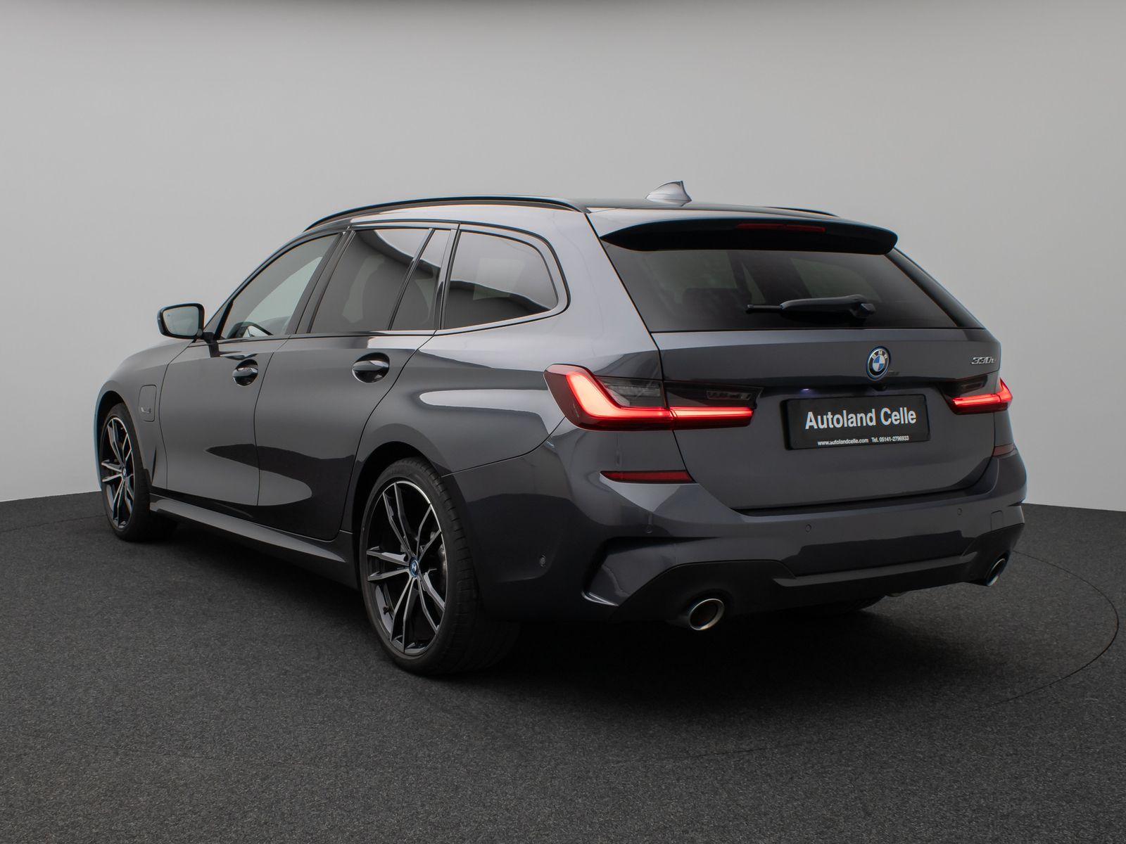 BMW 330e M Sport - Samsaru's Car Outlet
