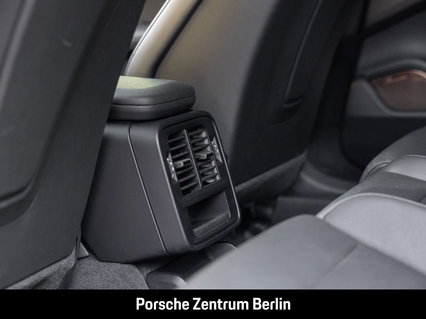 Porsche Taycan 4 Cross Turismo Panoramadach InnoDrive