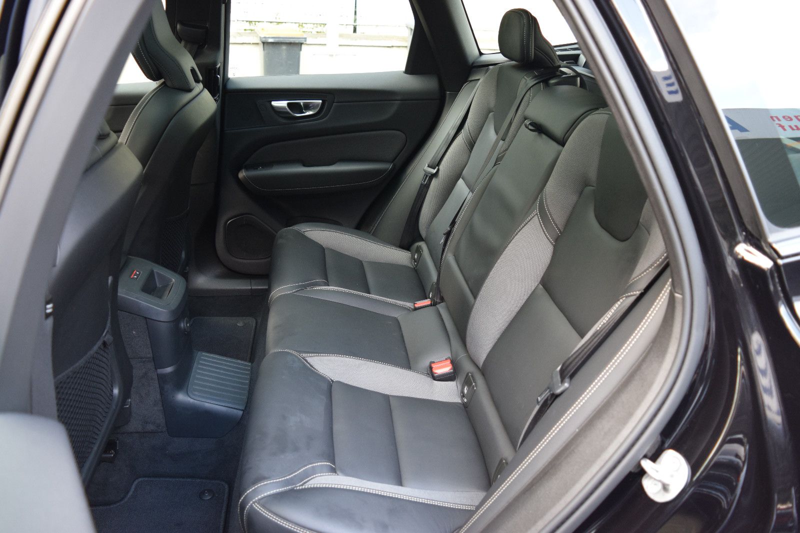 Volvo XC60 T6Plus Black Edition,AHK,Pano,360°K,H&K,21"