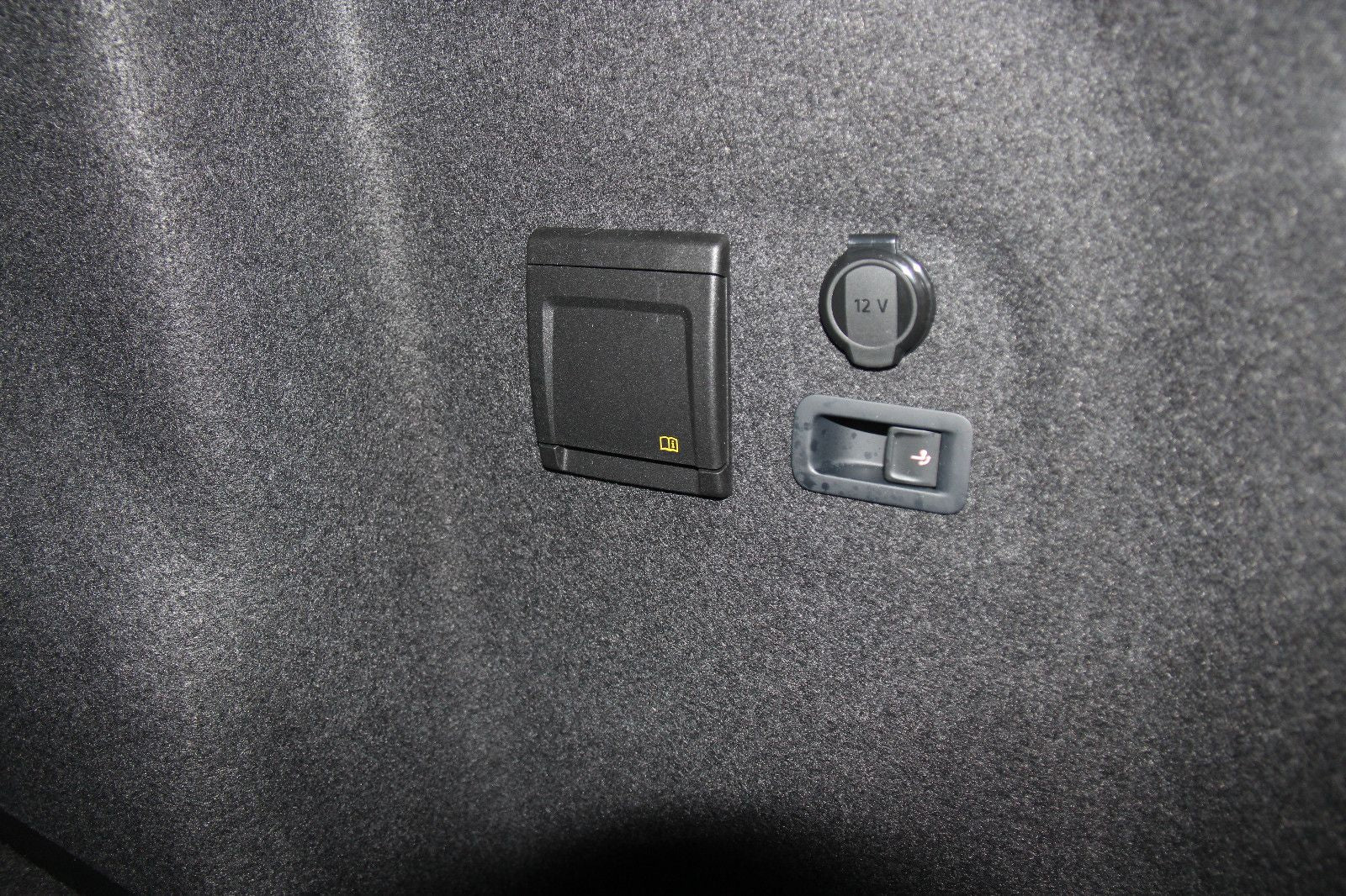 Volkswagen Golf 8 Var.Style 2.0 TDI DSG - Samsaru's Car Outlet