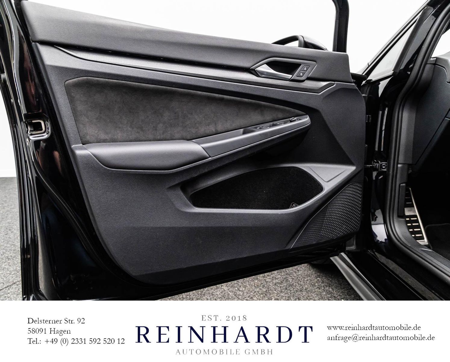Volkswagen GOLF GTD ALL-BLACK ACC/PANO/SIDE/H&K/AHK/KAMERA