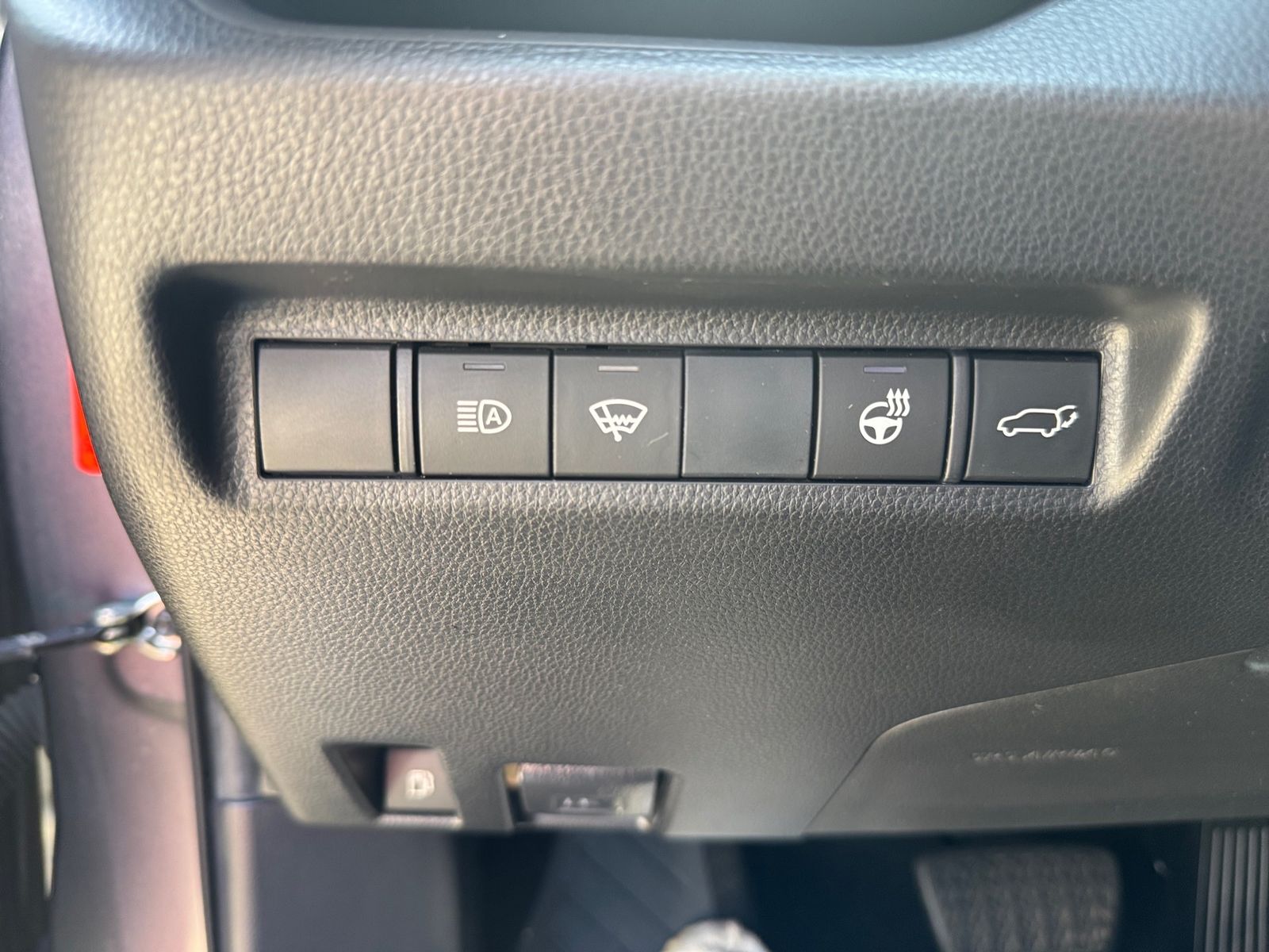 Toyota RAV4 2.5 - Samsaru's Car Outlet