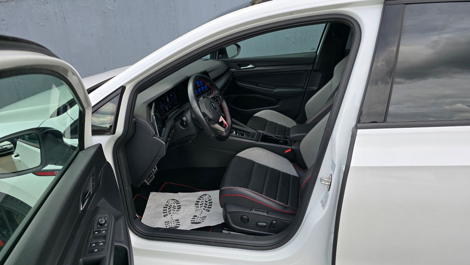 Volkswagen Golf 8 GTI Clubsport 45 DSG * Akrapovic *Leder*
