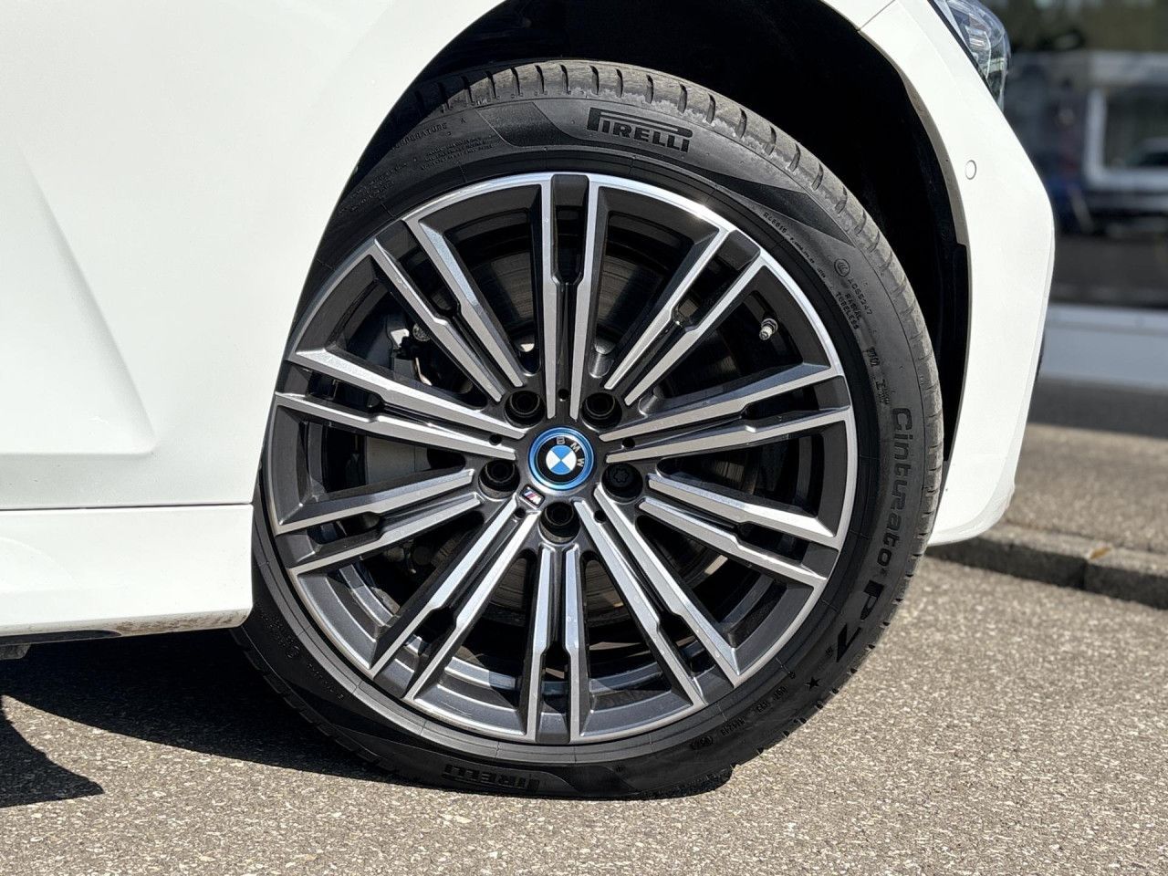 BMW 330e T. M Sport - Samsaru's Car Outlet