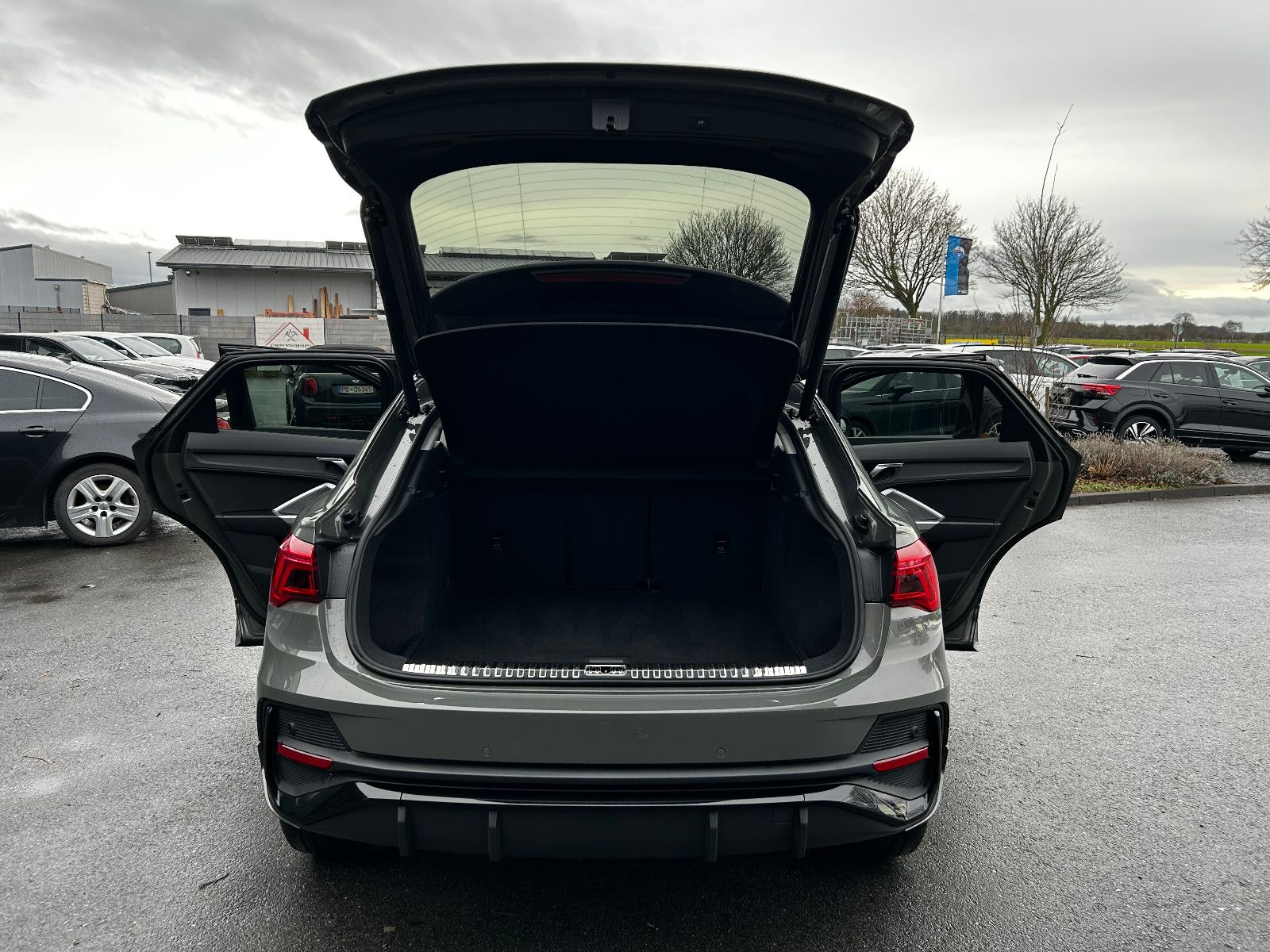 Audi Q3 40 TFSI Sportback quattro S line - Samsaru's Car Outlet