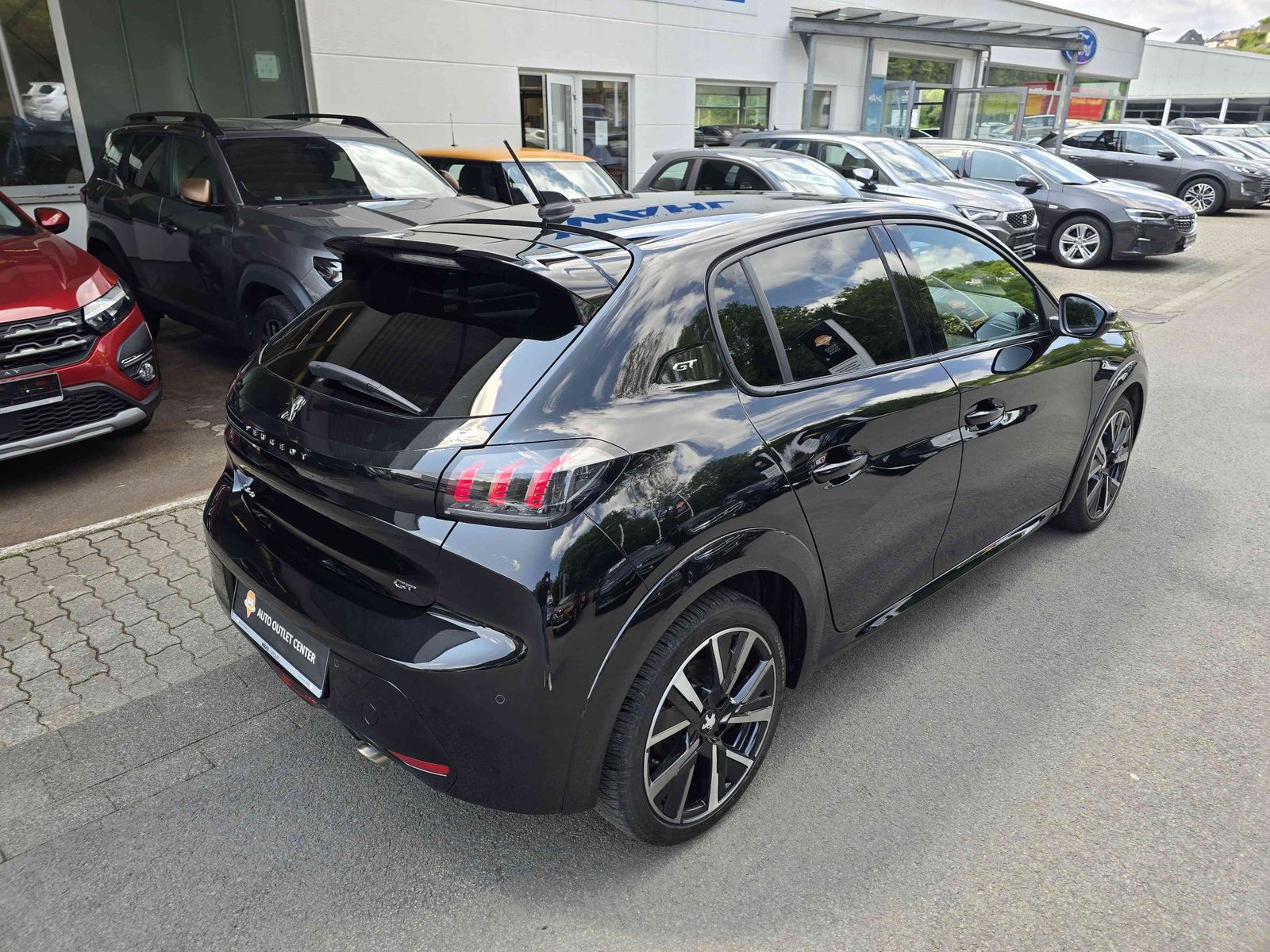 Peugeot 208 GT - Samsaru's Car Outlet