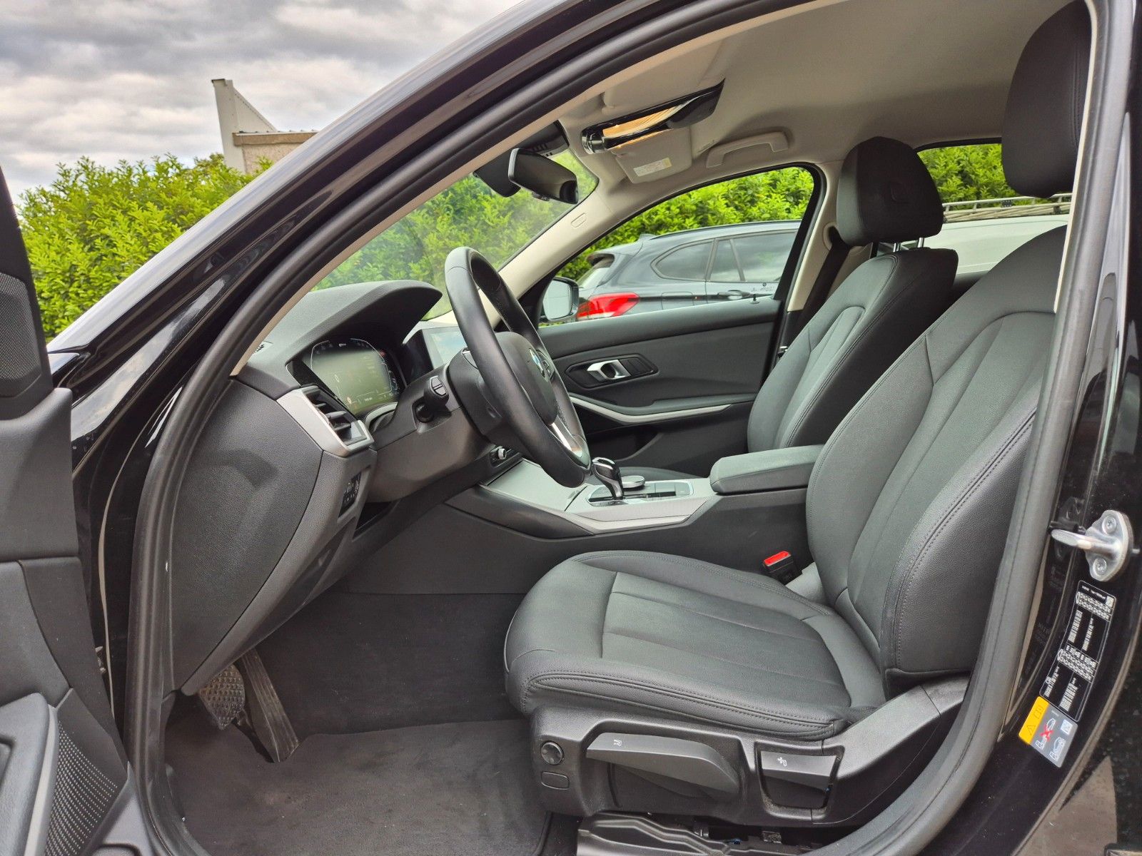 BMW 330 eA - Samsaru's Car Outlet
