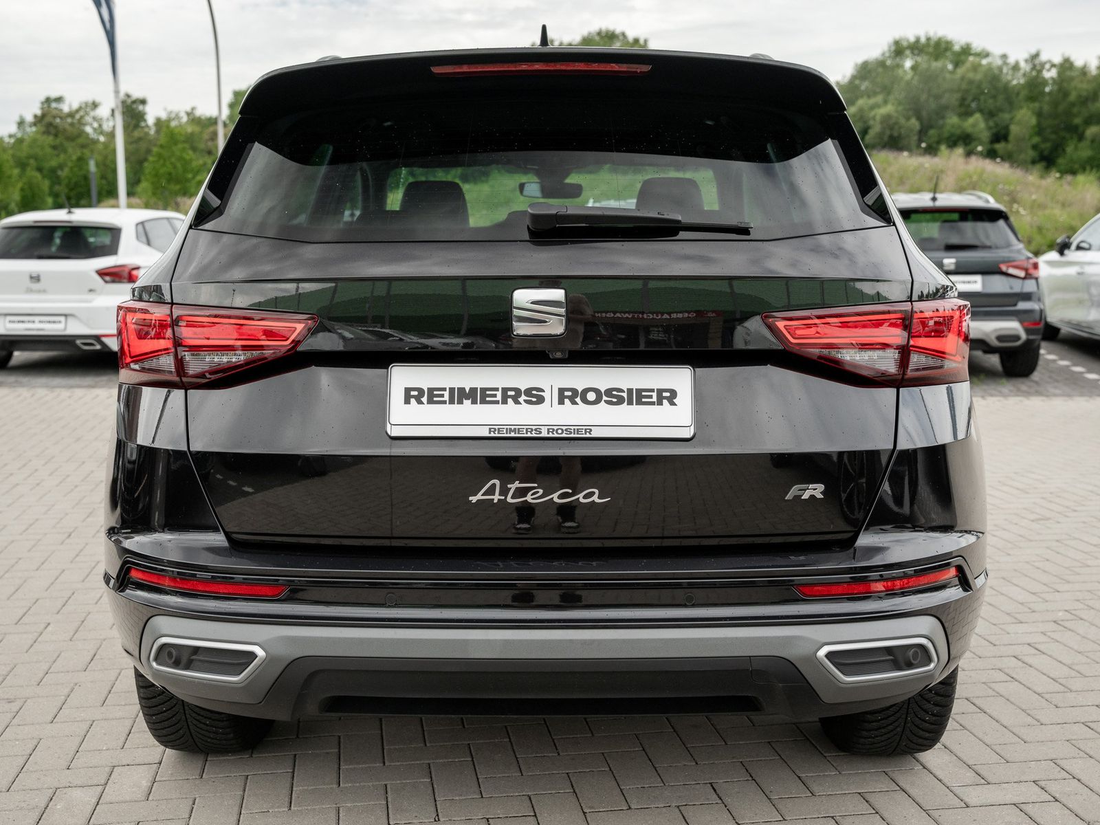Seat ATECA FR 1.5 TSI DSG AHK Kam. Navi Pano Sportp.