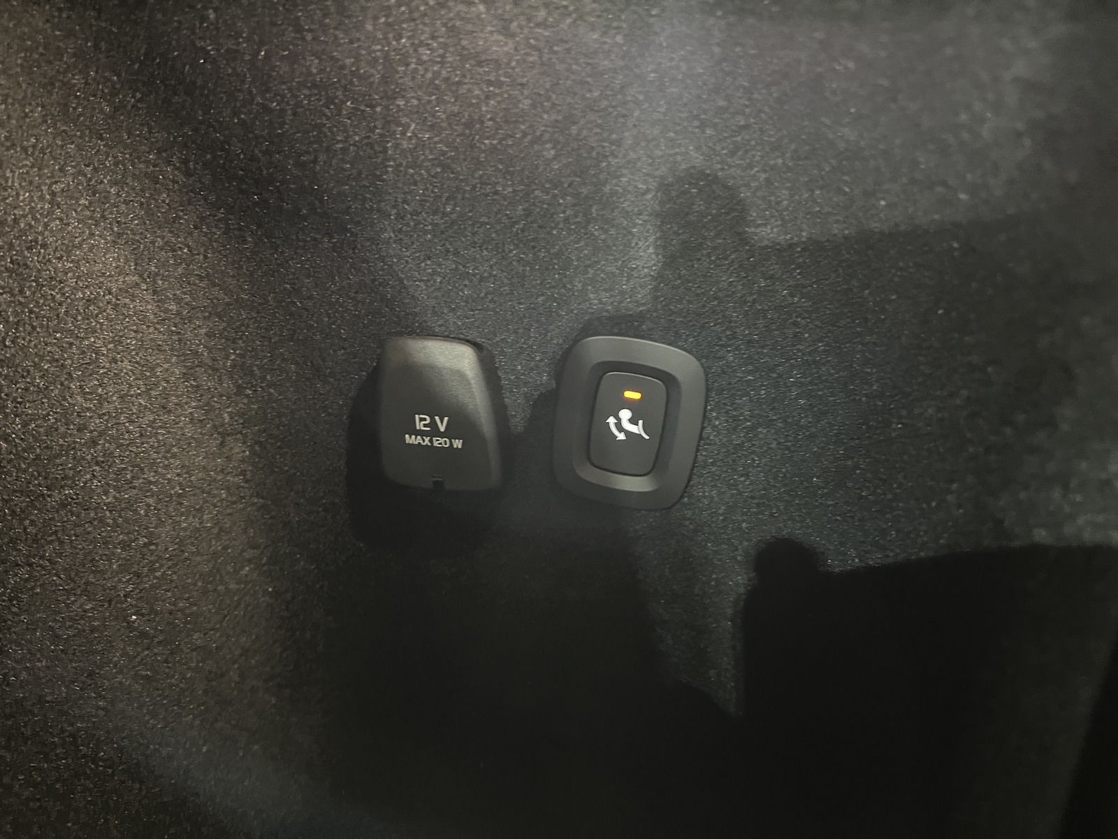 Volvo V60 T6 Plus Dark Recharge AWD ACC Pano AHK 360°