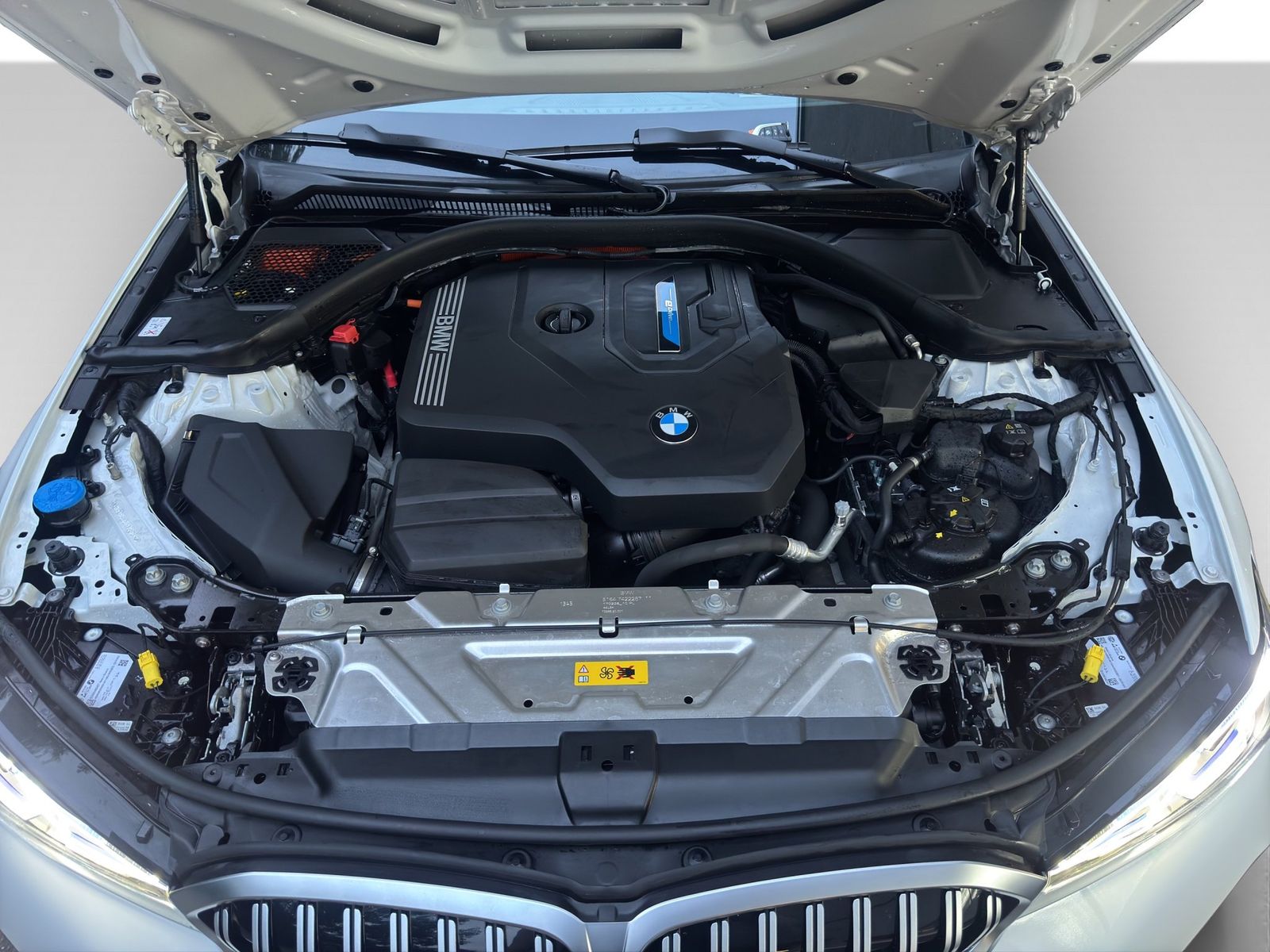 BMW 330e xDrive Touring M Sportpaket CPit Prof. Pano