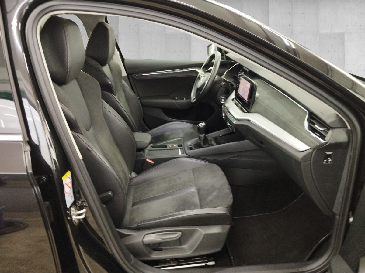 Skoda Octavia Combi 1.5 TSI Style - Samsaru's Car Outlet