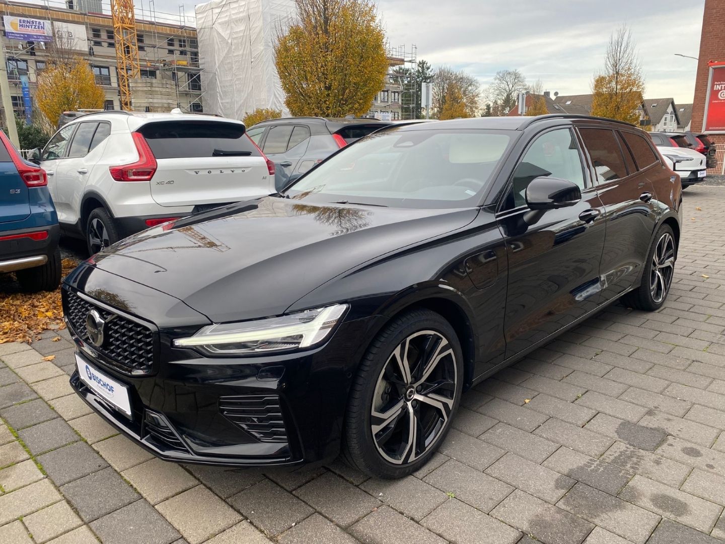 Volvo V60 T6 Plus Dark Plug-In Hybrid AWD AHK 360 Harm