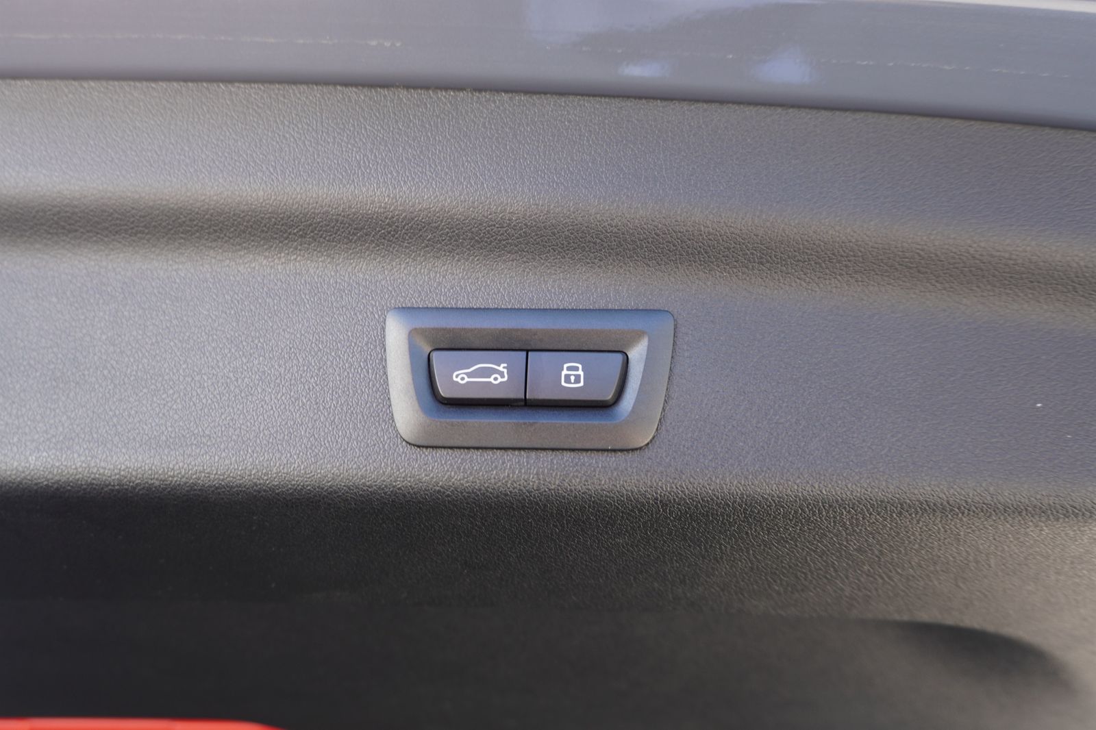 BMW X1 xDrive23i - Samsaru's Car Outlet