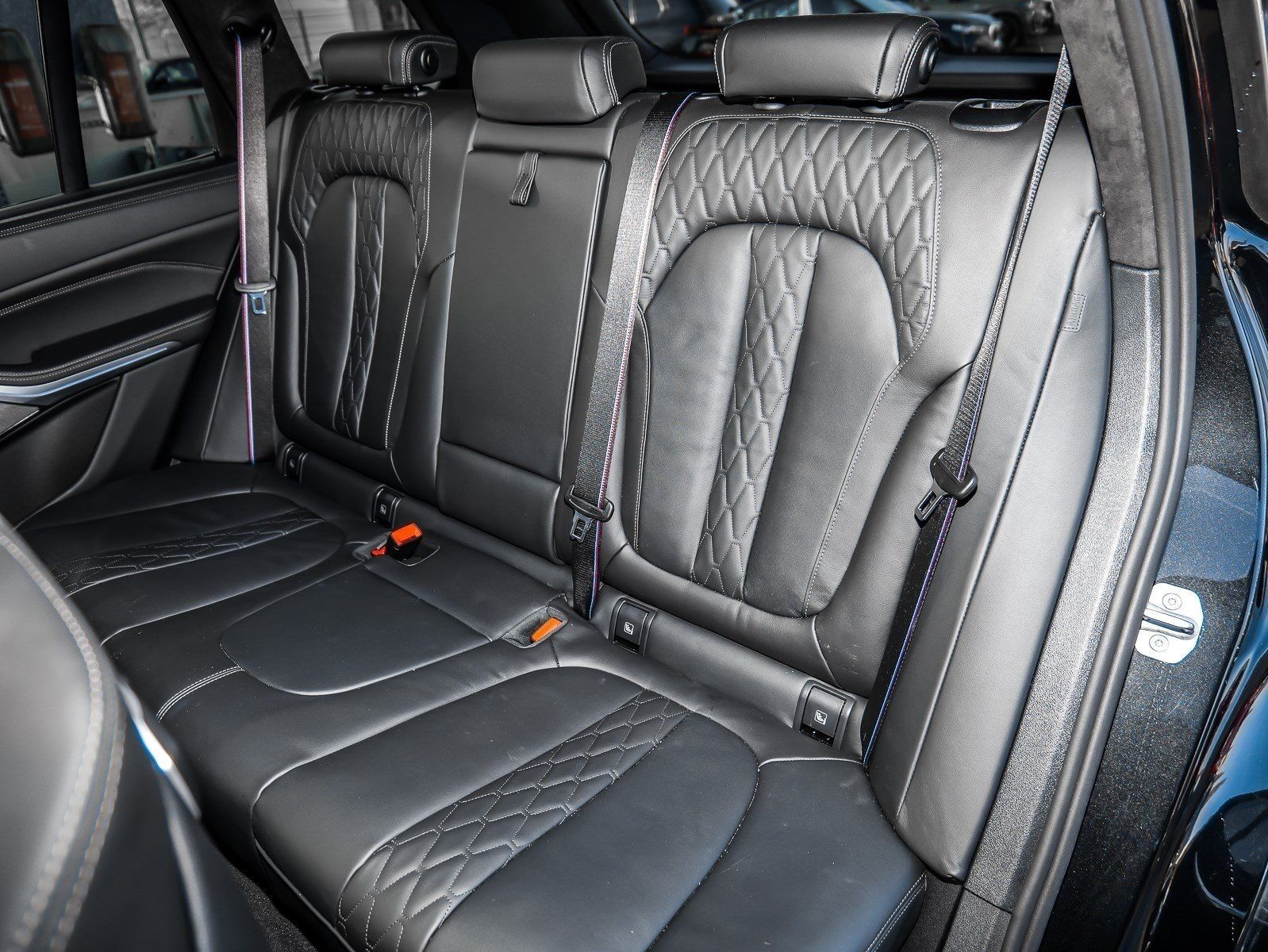 BMW X5 xDrive40d MSport + Pano + AHK + H/K + 22"