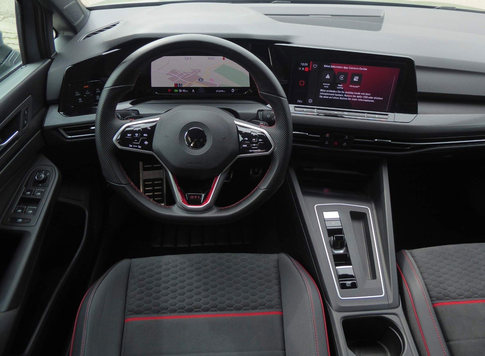Volkswagen Golf VIII GTI Clubsport - Samsaru's Car Outlet