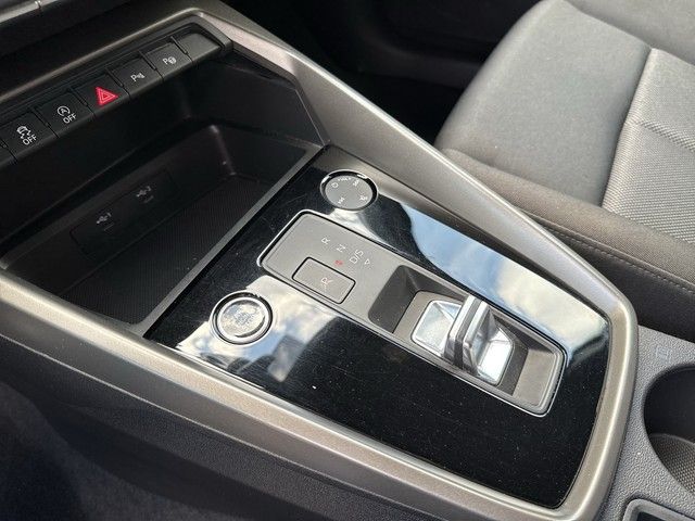 Audi A3 Sportback 30 TFSI S-tronic NAVI+SHZG+GRA+PDC