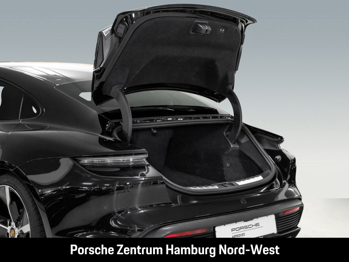 Porsche Taycan Turbo S LED-Matrix InnoDrive Head-Up