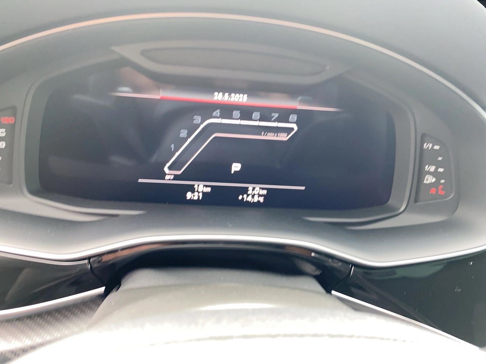 Audi RS Q8 SUV tiptr. PANO Stdhzg Vmax305 HUD 23´