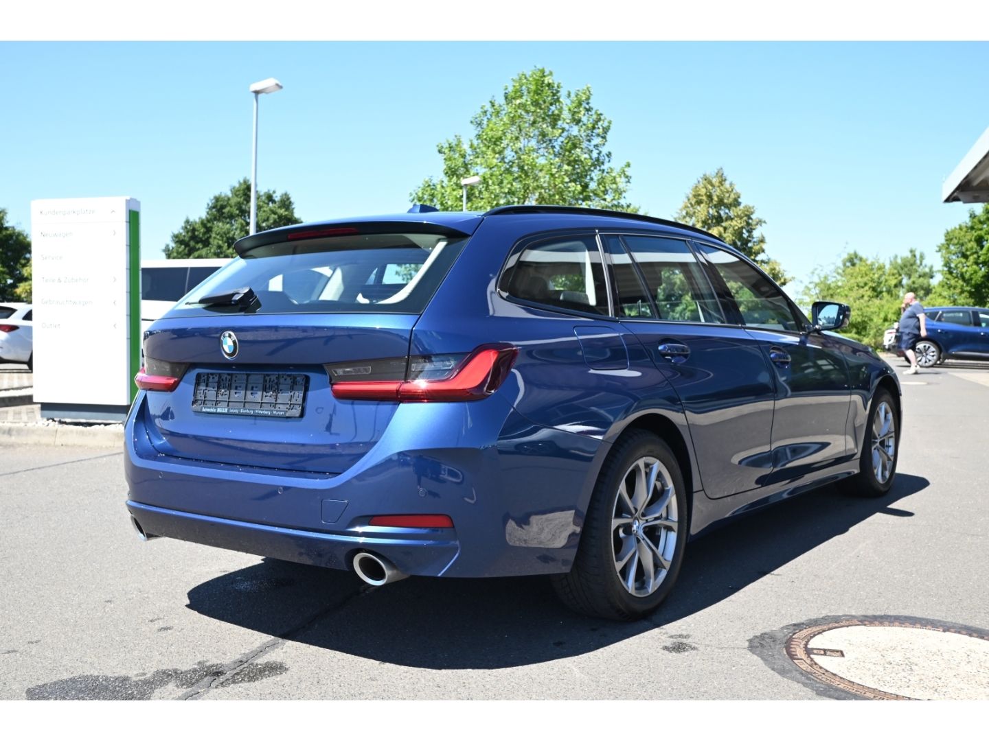 BMW 320 d xDrive Touring MHyb - Samsaru's Car Outlet
