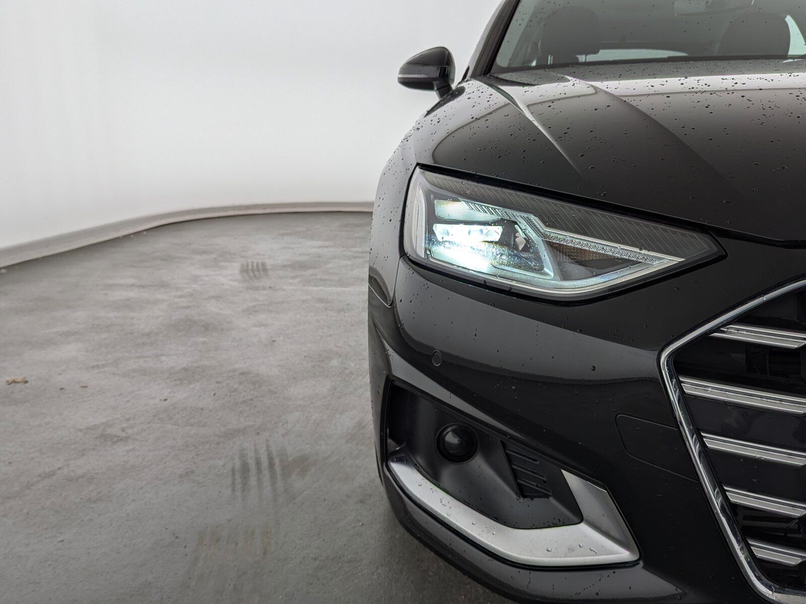 Audi A4 35 2.0 TFSI Avant advanced - Samsaru's Car Outlet