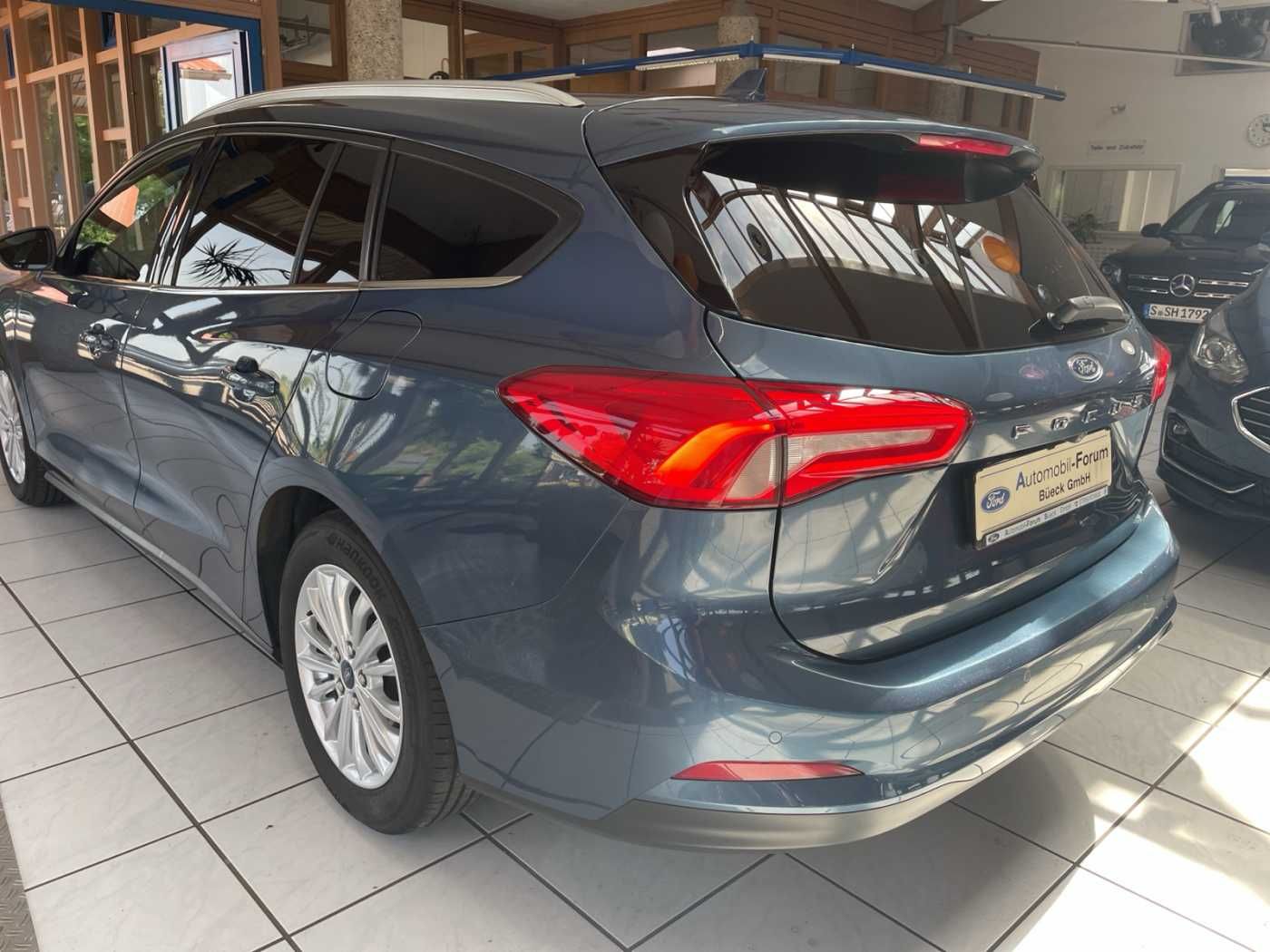 Ford Focus Turnier Aut. TITANIUM X - Samsaru's Car Outlet