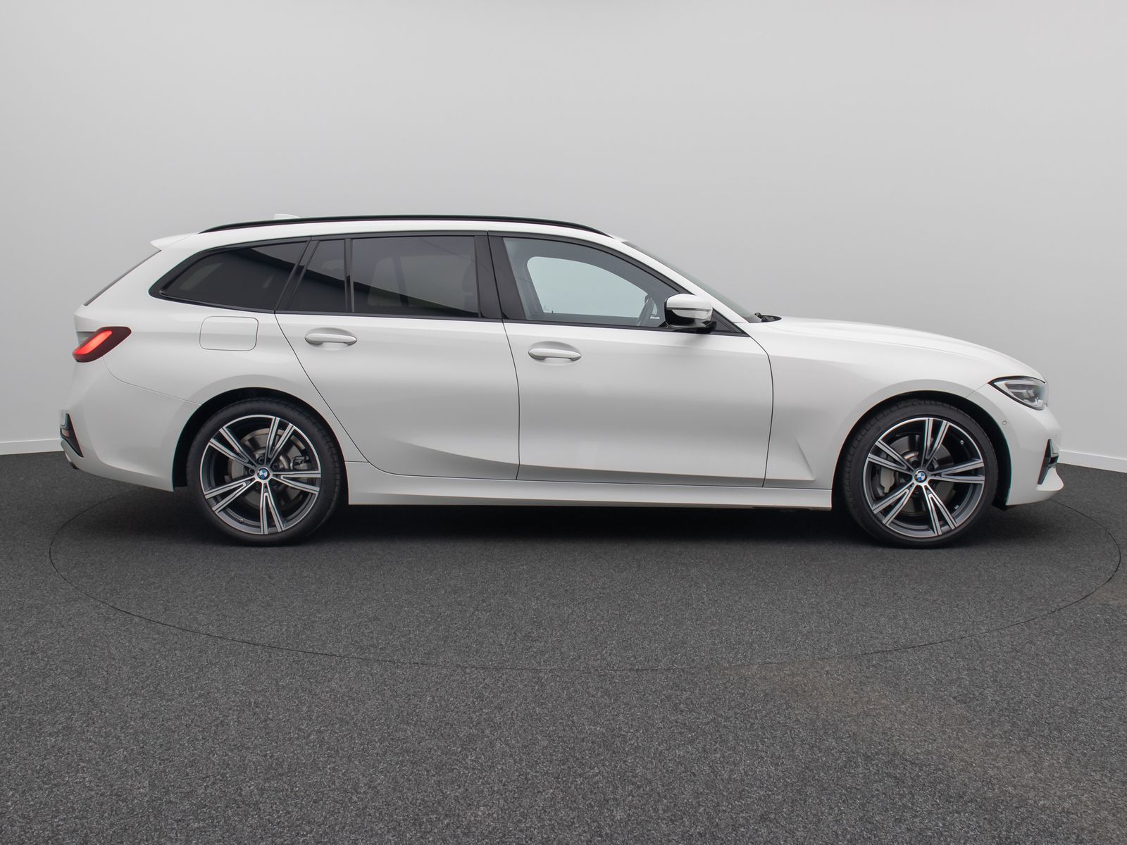 BMW 330i Sport Line - Samsaru's Car Outlet