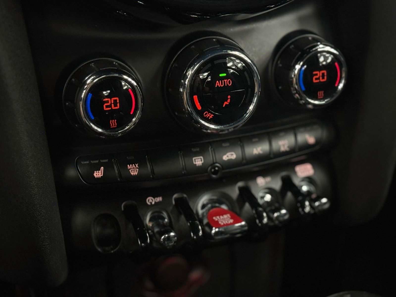 MINI Cabrio Cooper - Samsaru's Car Outlet