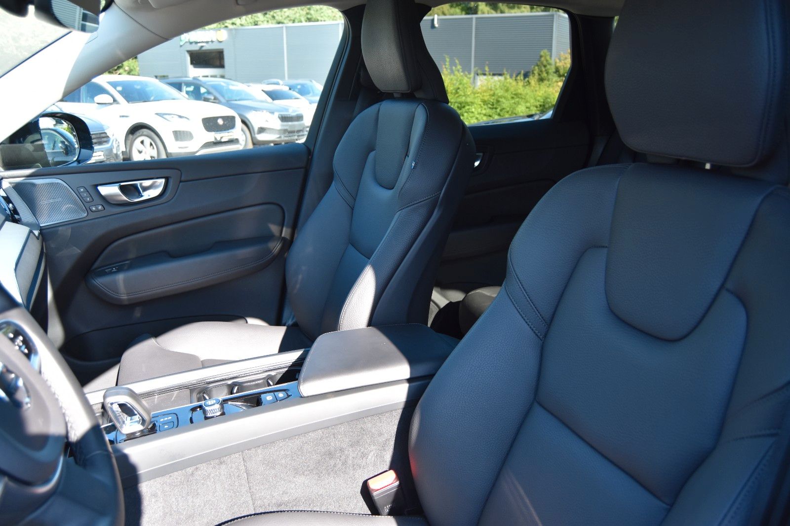 Volvo XC60 Plus Dark AWD ACC/LED/AHKs/HKSound/360CAM