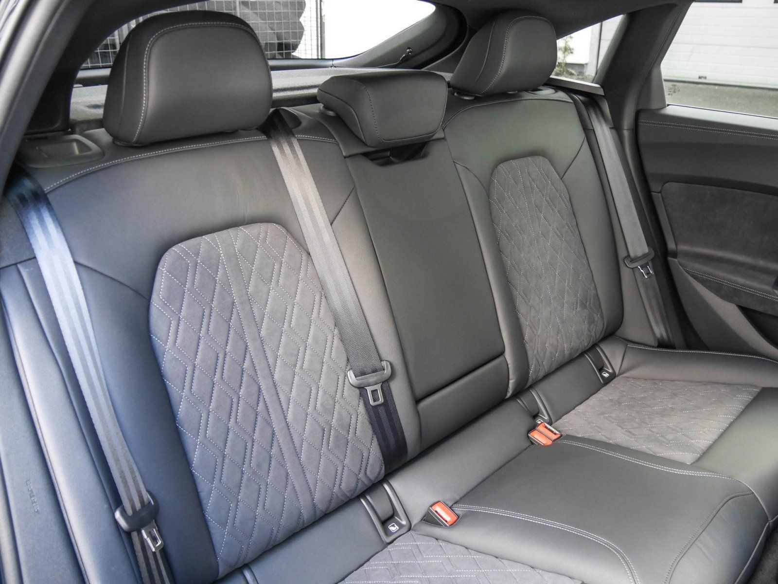 Audi A5 Limousine e-hybrid quattro S-Line AHK Tch plu
