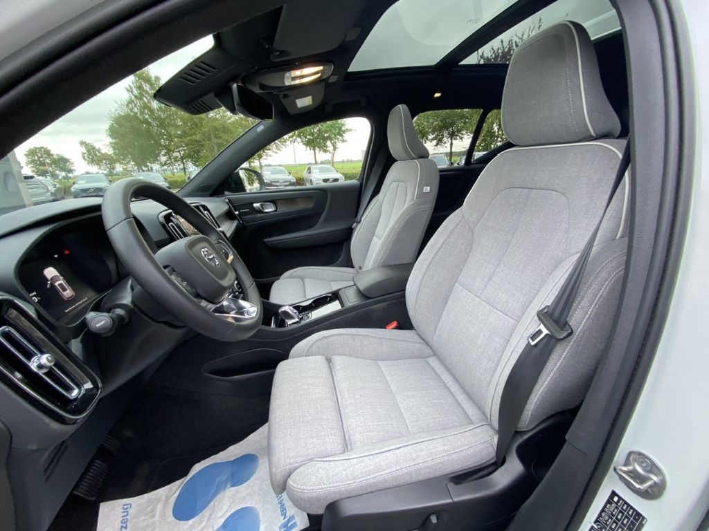 Volvo XC40 Ultimate Recharge Pure Electric AWD P8 Twin