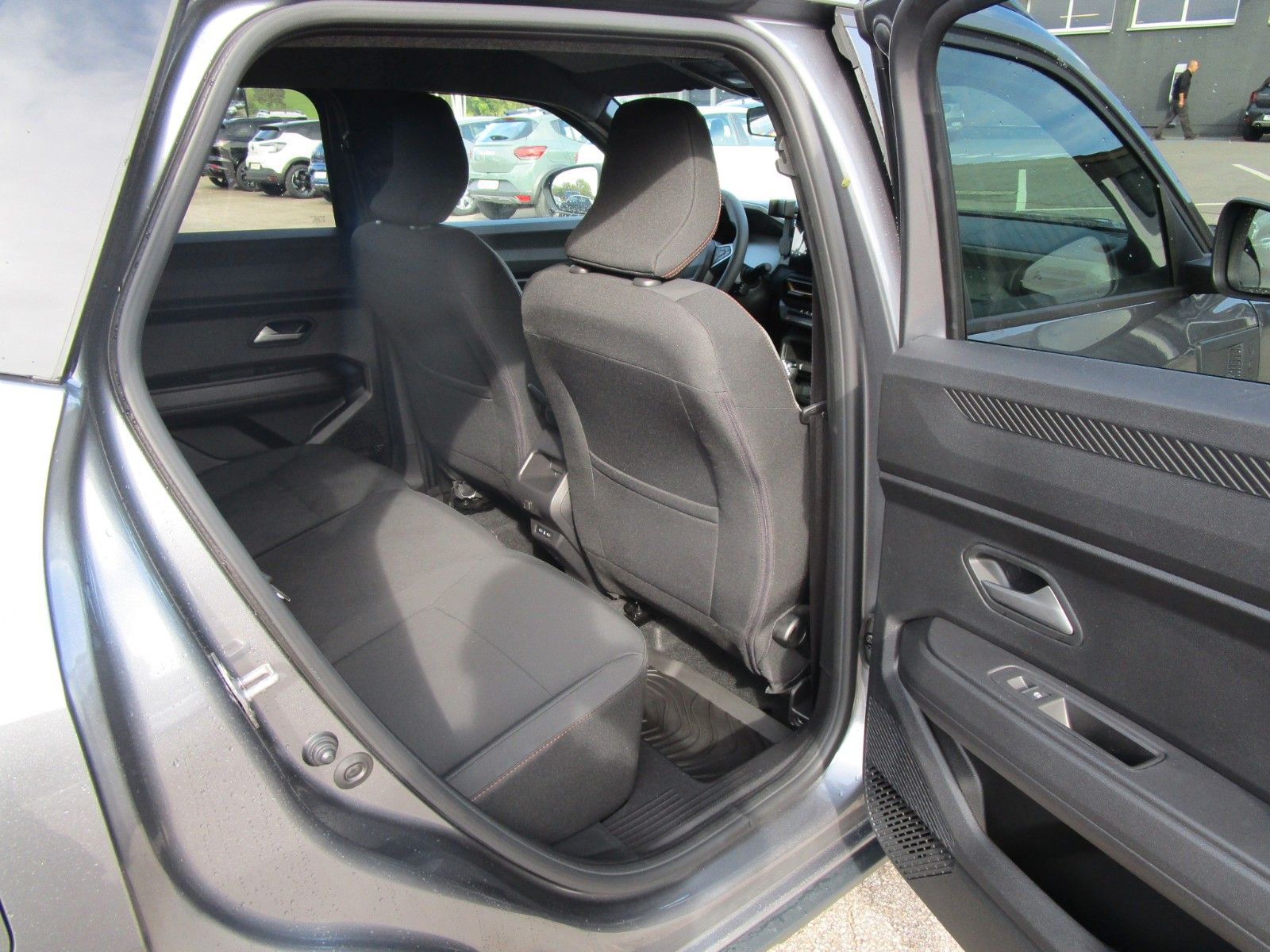 Dacia Duster III TCe 130 ExtremeTageszulasung - Samsaru's Car Outlet