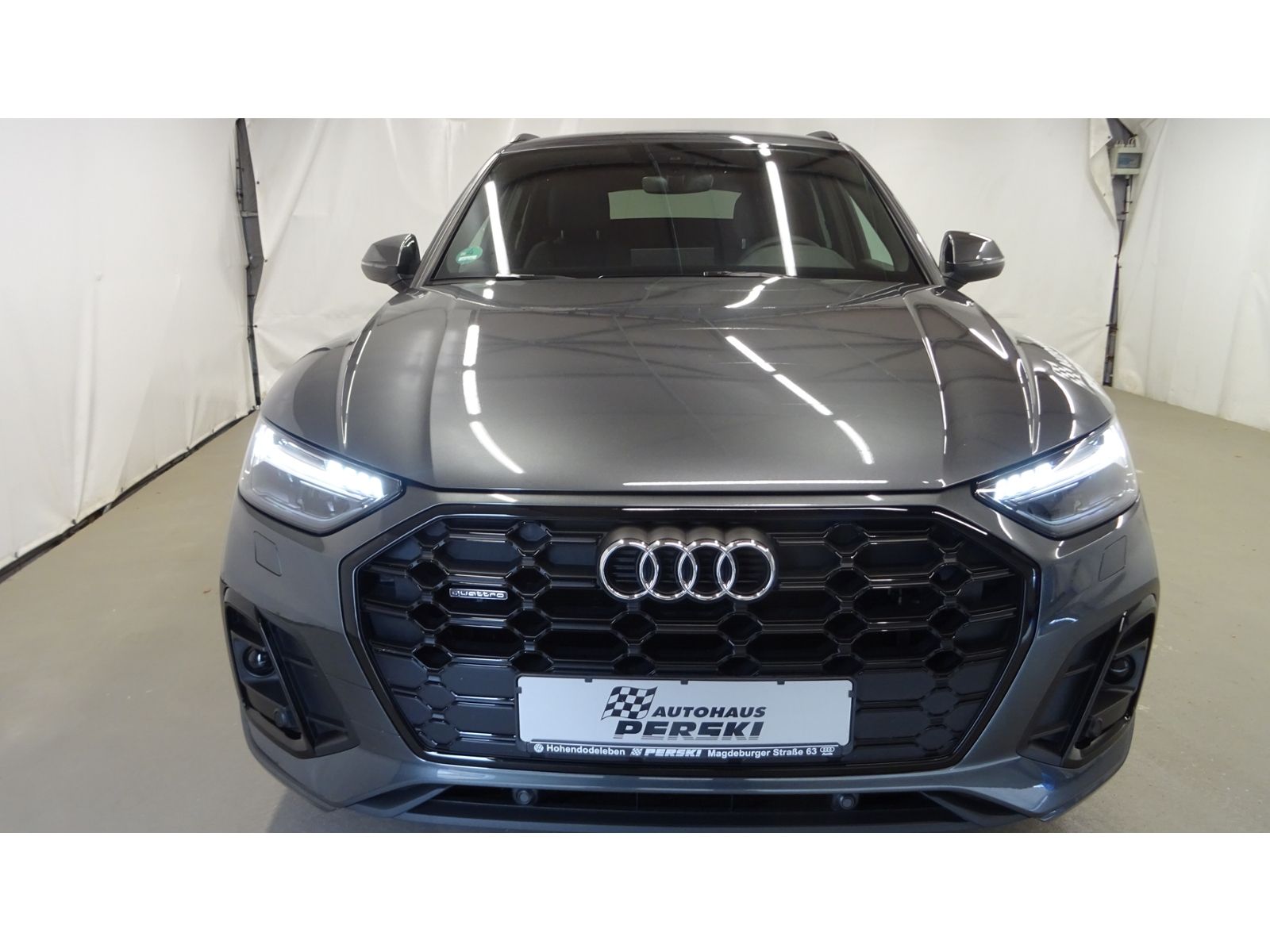 Audi Q5  40 2.0 TDI quattro S line  AHK, KLIMA, NAVI,