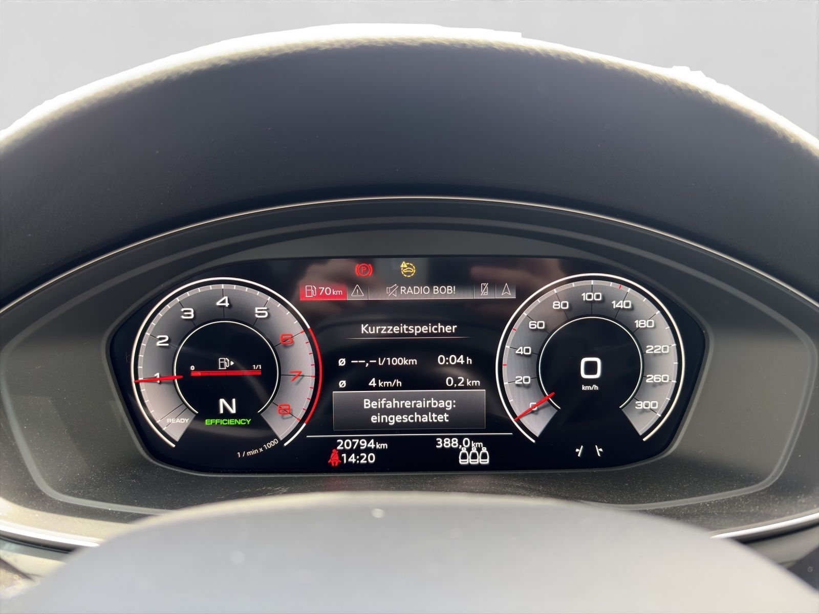 Audi A4 Avant 40 TFSI Q 2x S LINE AHK LM19 MATRIX-LED