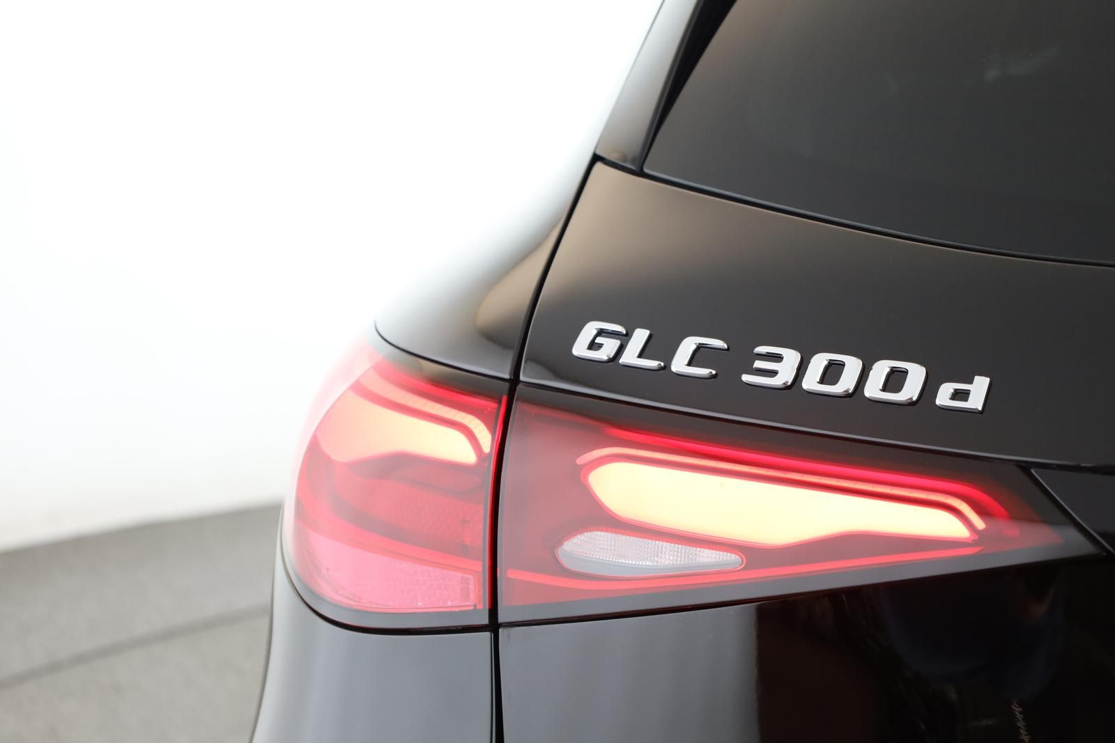Mercedes-Benz GLC 300 d 4M AMG Advanced Night DIGITAL Pano AHK