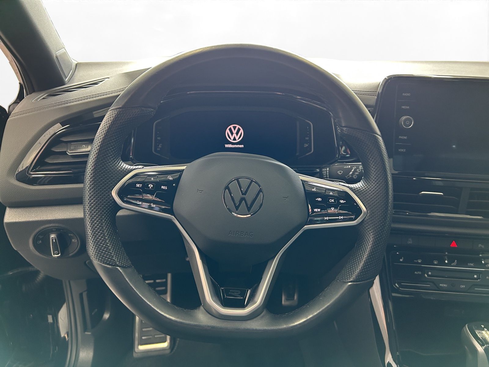 Volkswagen T-Roc 2.0 TSI DSG 4MOTION R-Line BLACK - Samsaru's Car Outlet