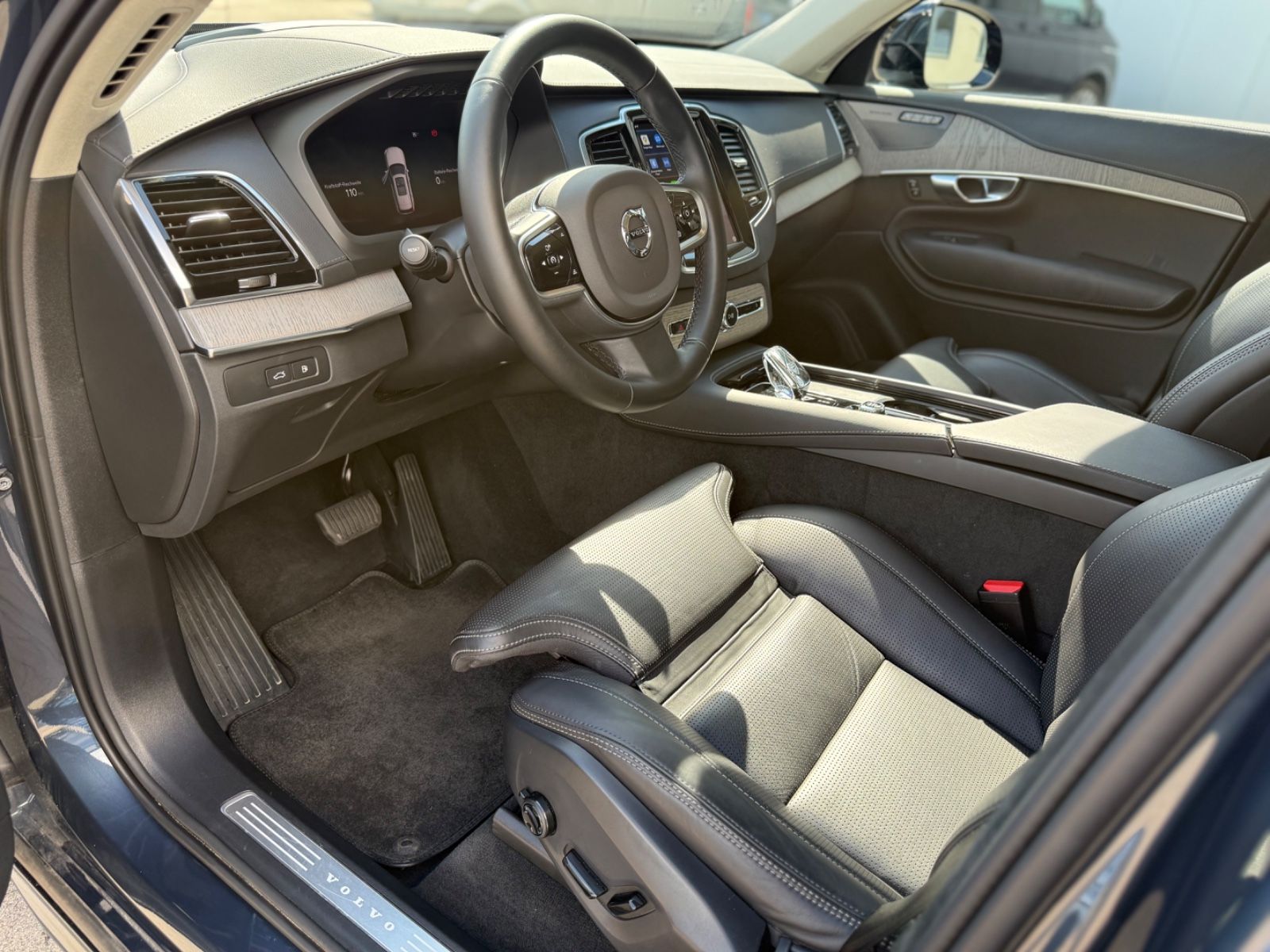 Volvo XC90 Ultra Dark T8 AWD/Pano/360°/HK/BLIS/AHK/HUD