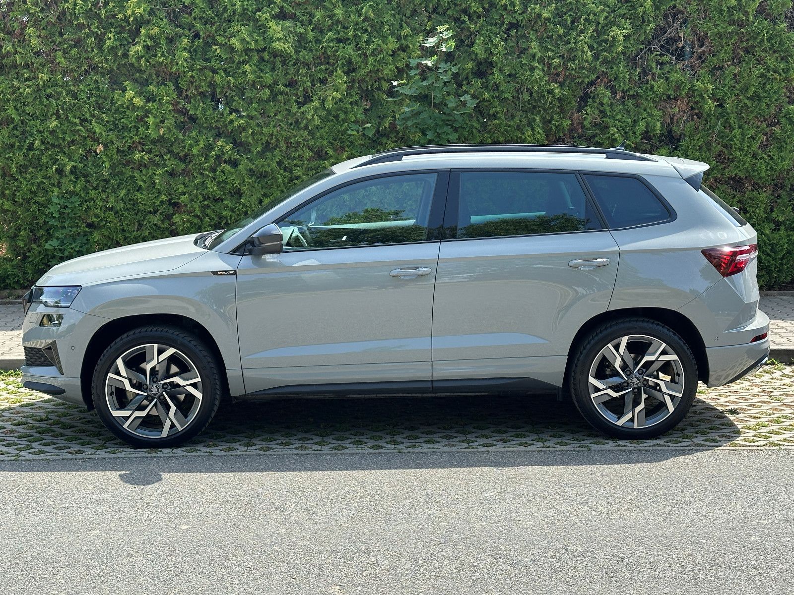 Skoda 190PS 4x4 DSG Sportline PADACH STHZ LM19"AHK