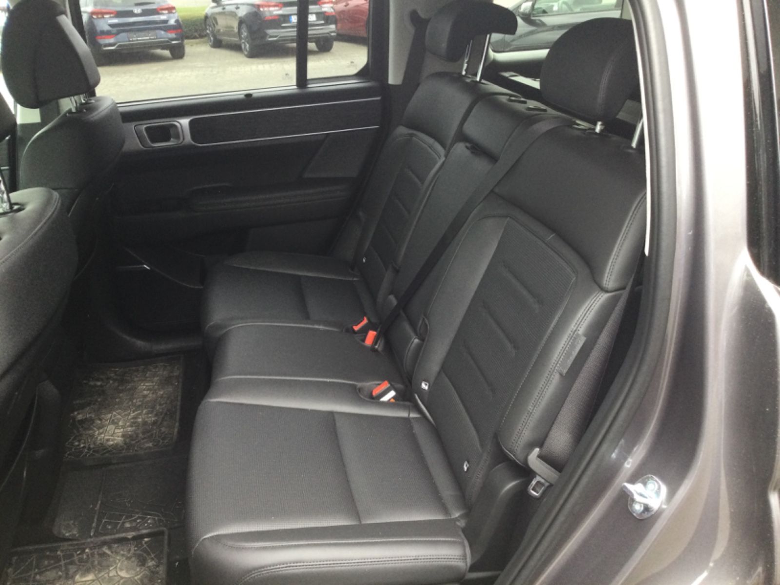 Hyundai Santa Fe 1.6 T-GDI Hybrid 4WD - Samsaru's Car Outlet